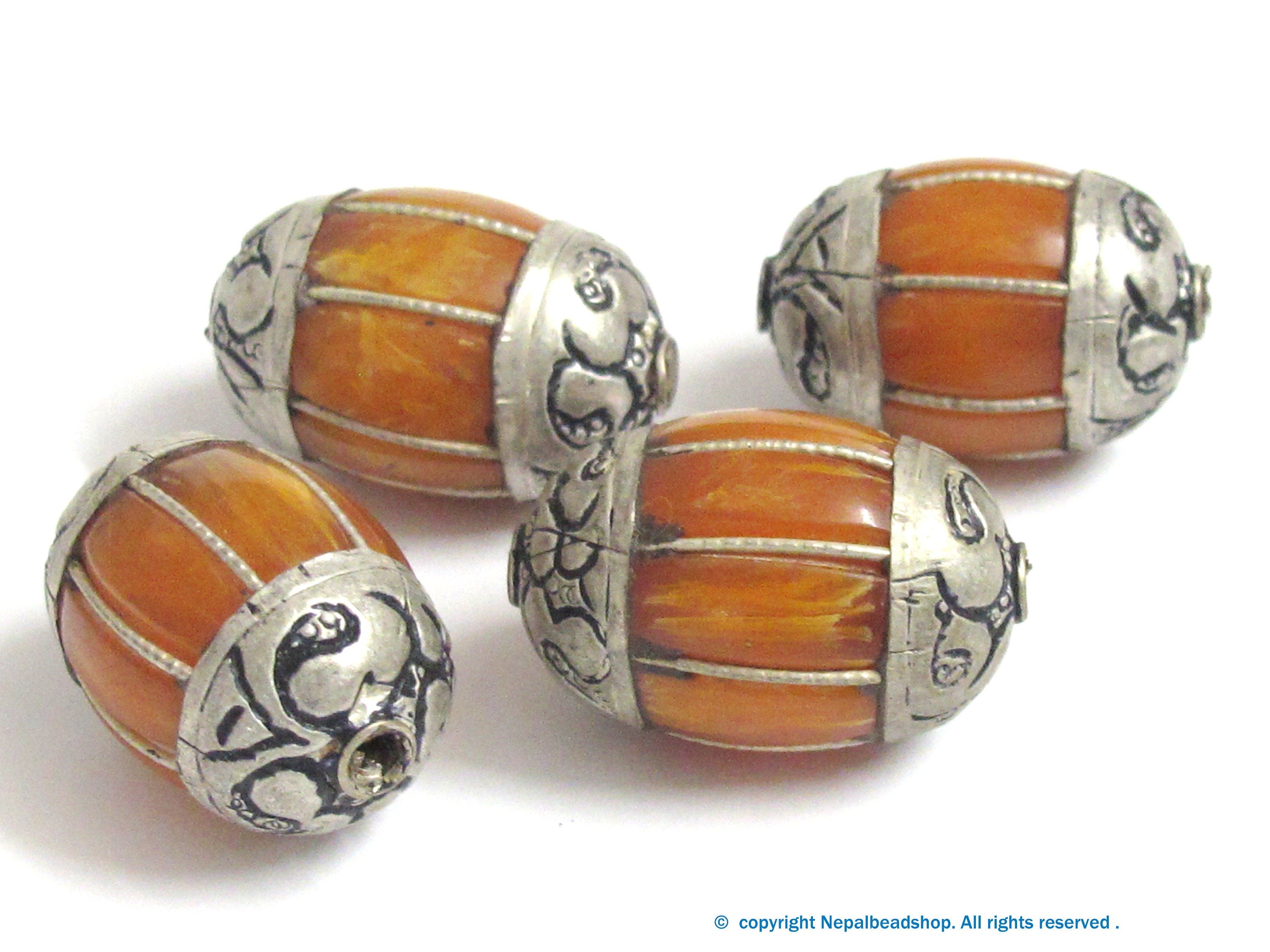 1 BEAD - Large Tibetan copal resin grooved melon shape bead - BD668K