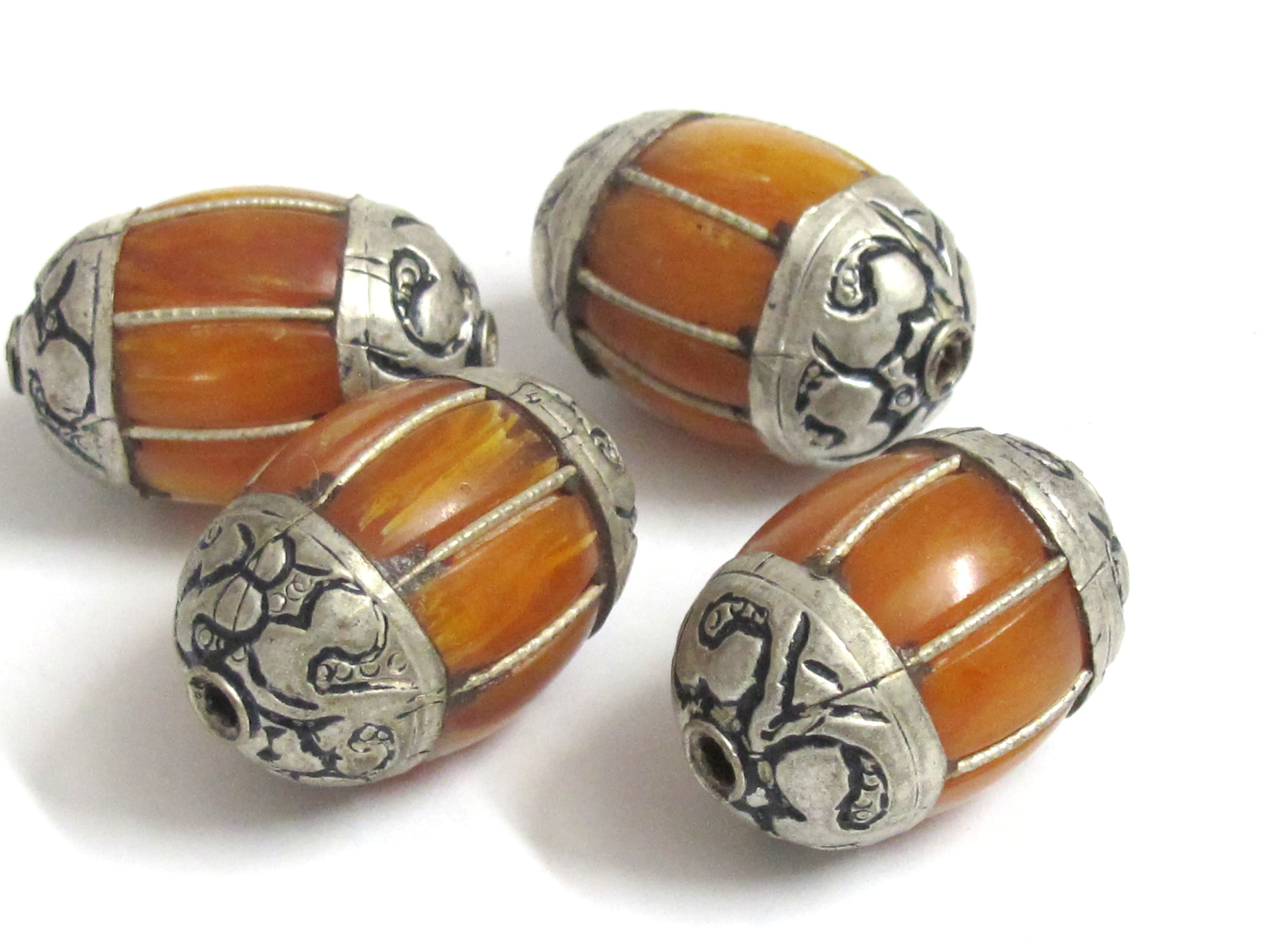 1 BEAD - Large Tibetan copal resin grooved melon shape bead - BD668K