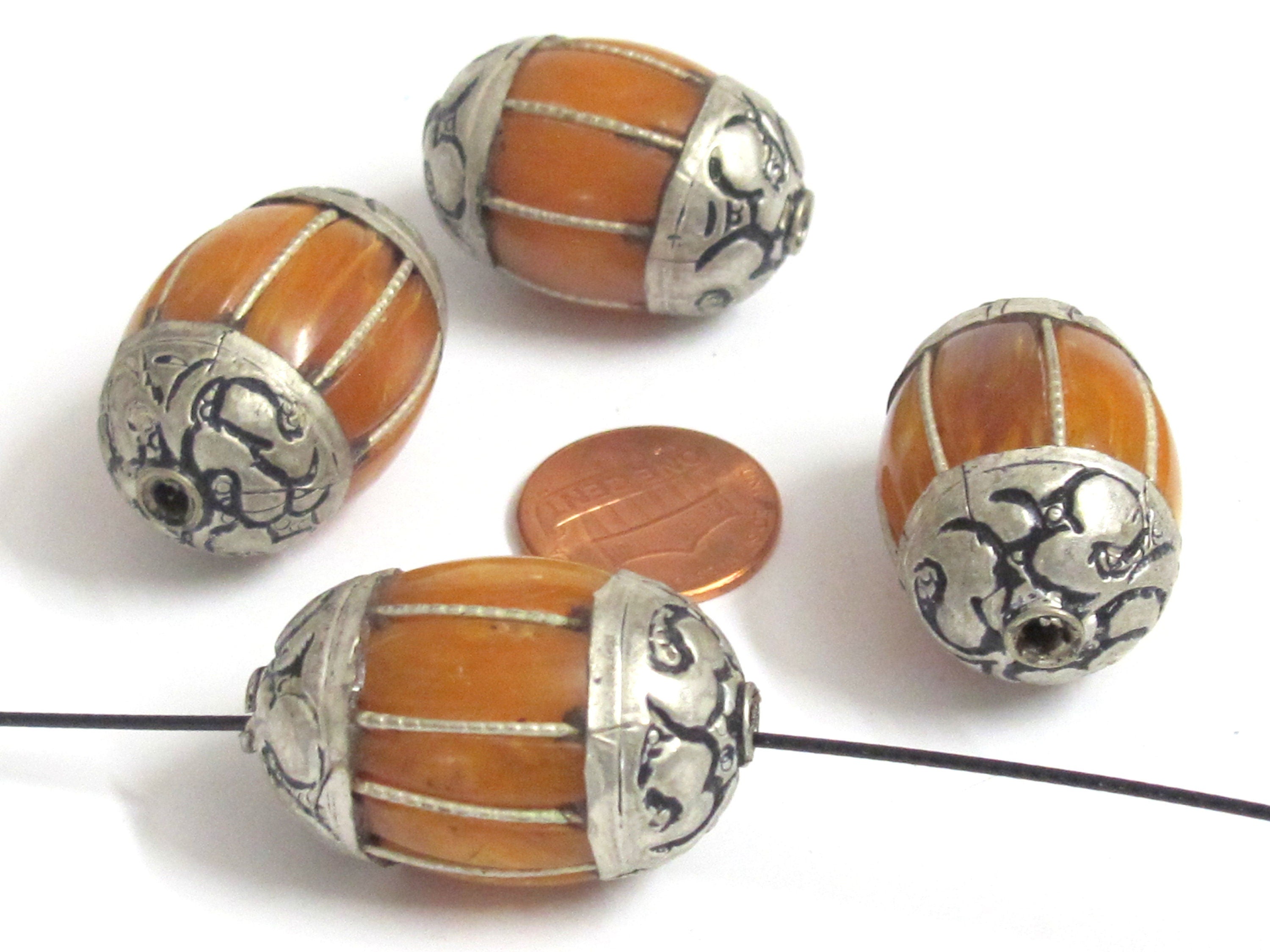 1 BEAD - Large Tibetan copal resin grooved melon shape bead - BD668K