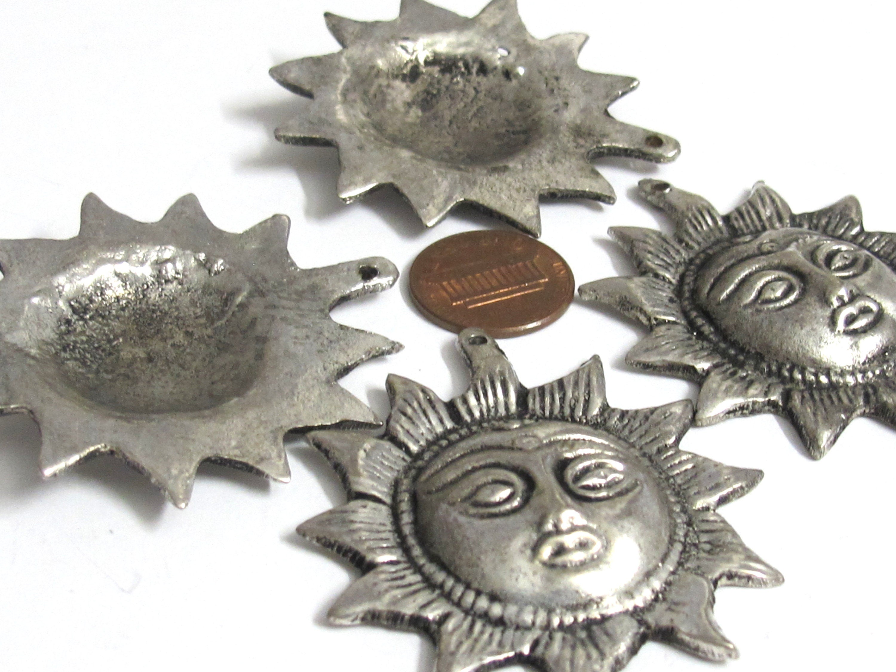 Tibetan Sun Face Pendant | Beautiful Antiqued Silver Finish Sun Design Charm | Nepal Pendant CP016