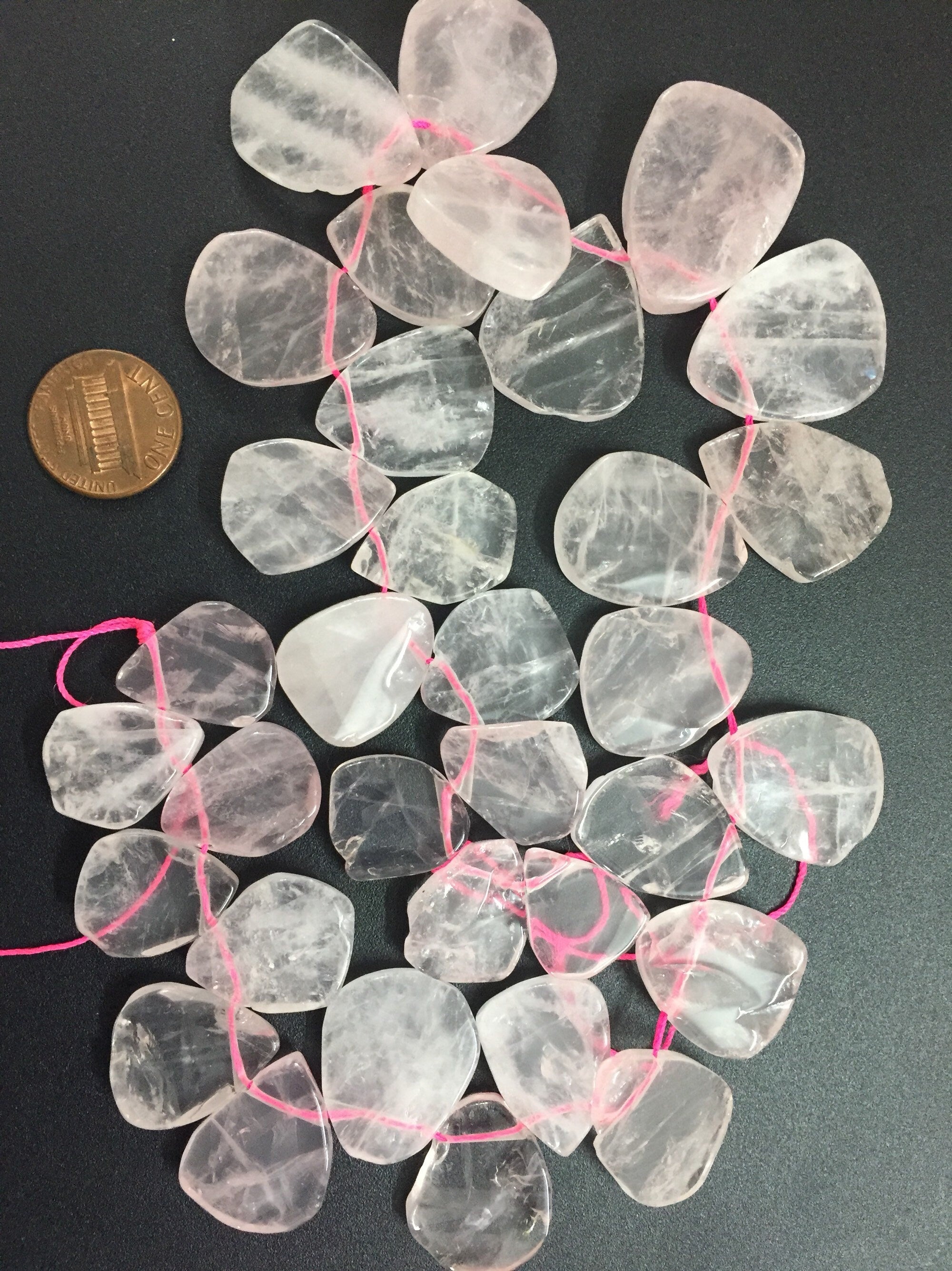 4 beads set - Pink quartz triangular shape gemstone beads - GM326K