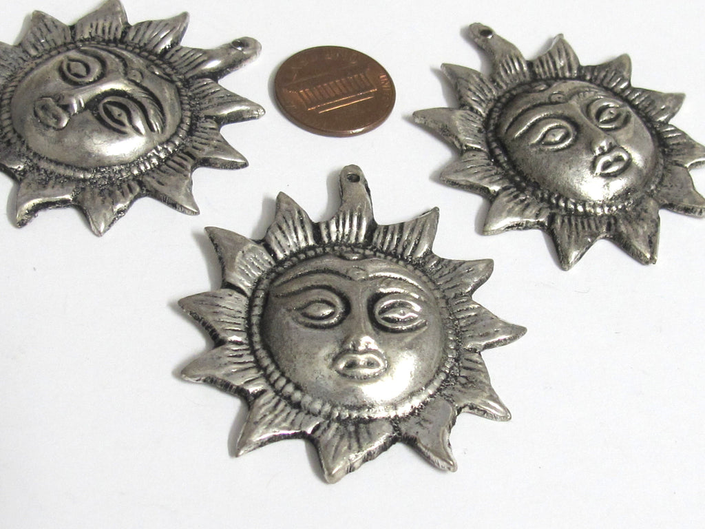 Tibetan Sun Face Pendant | Beautiful Antiqued Silver Finish Sun Design Charm | Nepal Pendant CP016