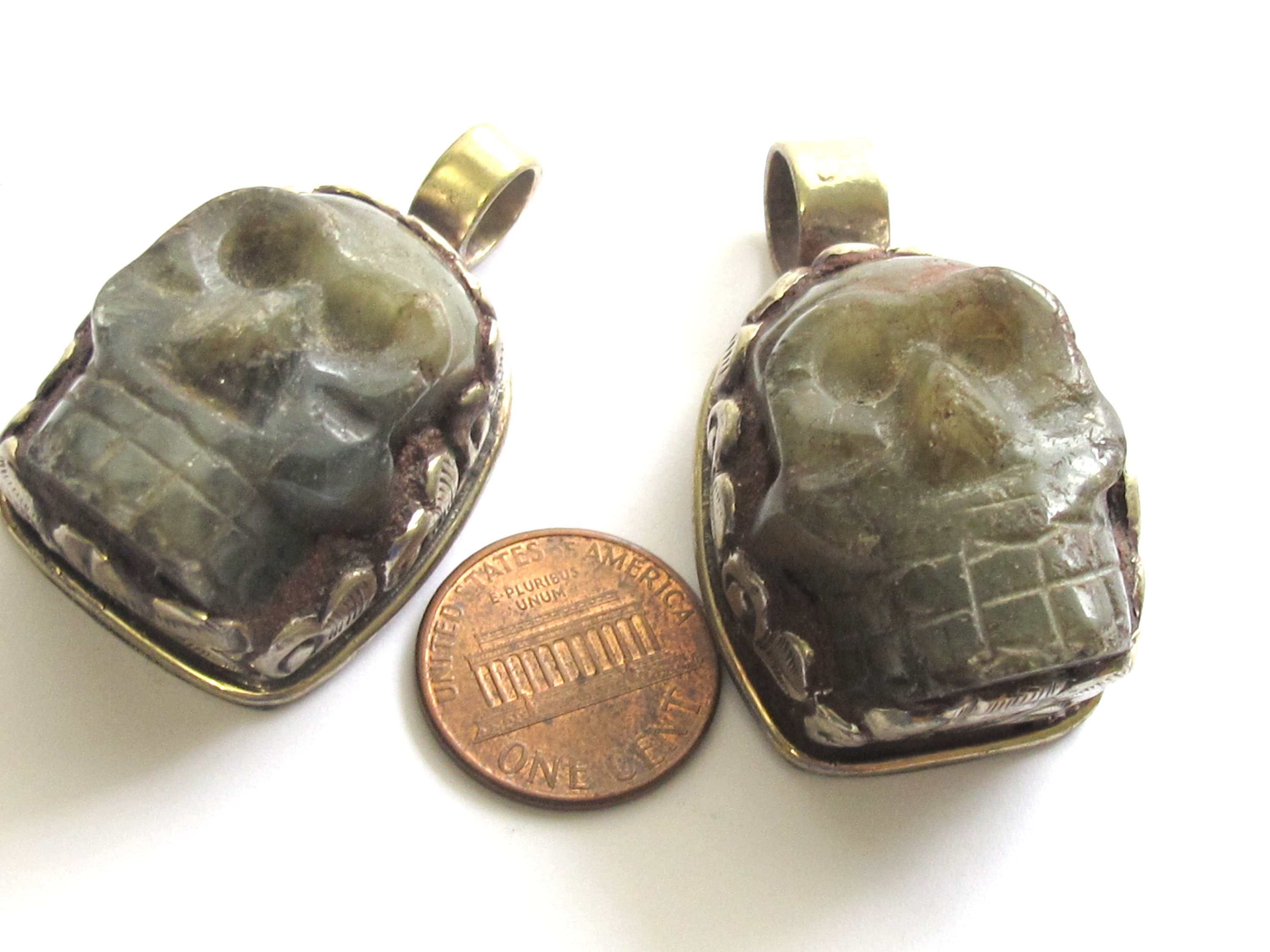 1 Pendant - Gorgeous tribal carved skeleton skull head face labradorite gemstone pendant with floral carving - PM348R