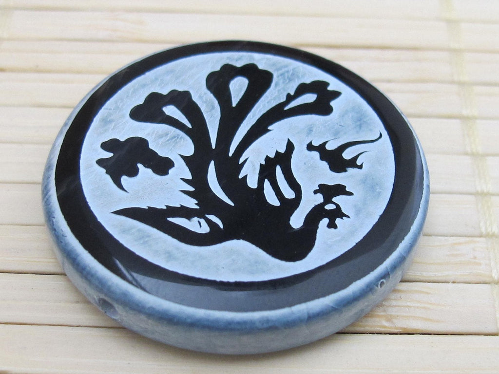 1 Bead-Tibetan dragon etched black onyx disc bead - Great for making a pendant - BD162