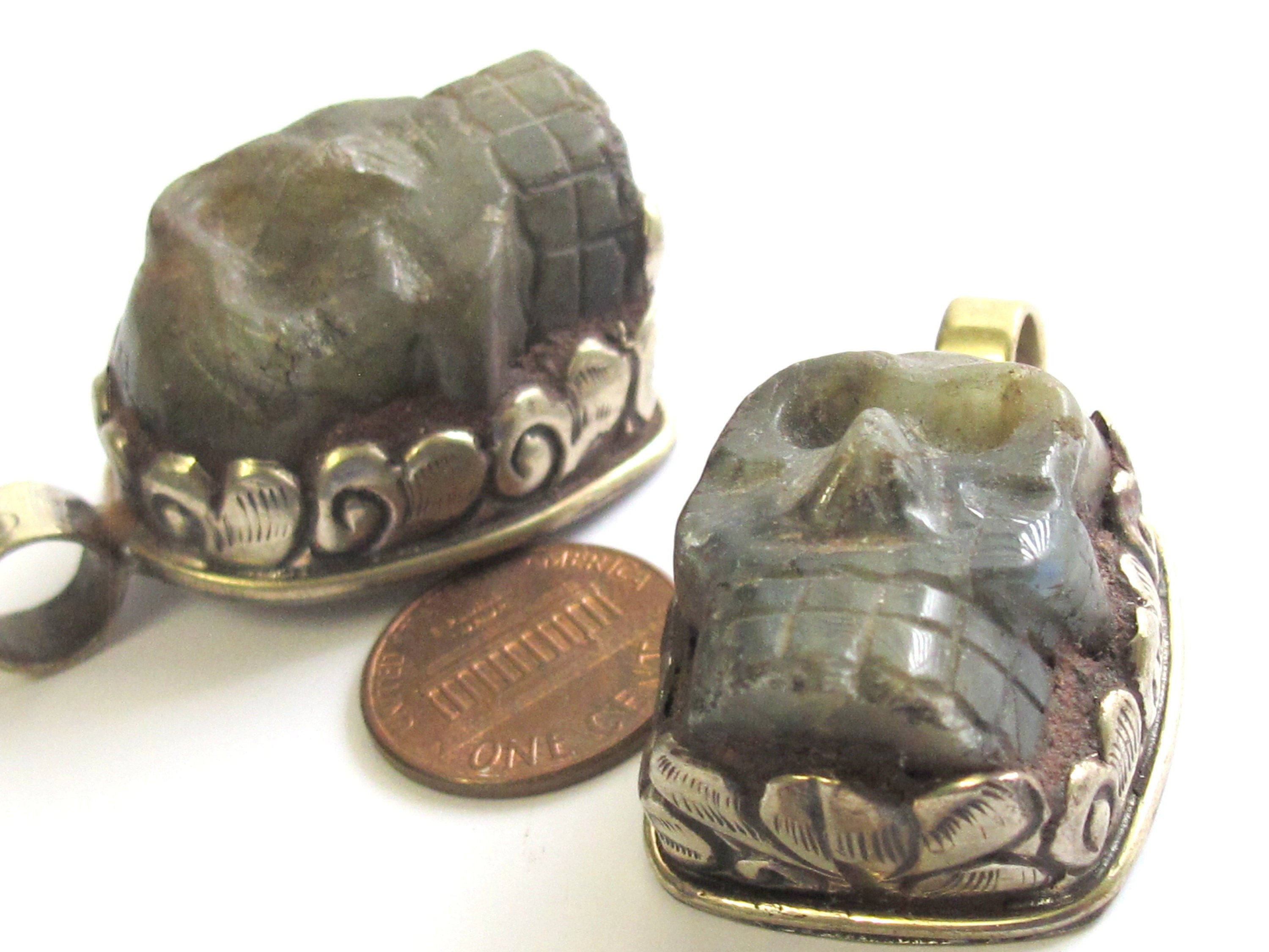 1 Pendant - Gorgeous tribal carved skeleton skull head face labradorite gemstone pendant with floral carving - PM348R
