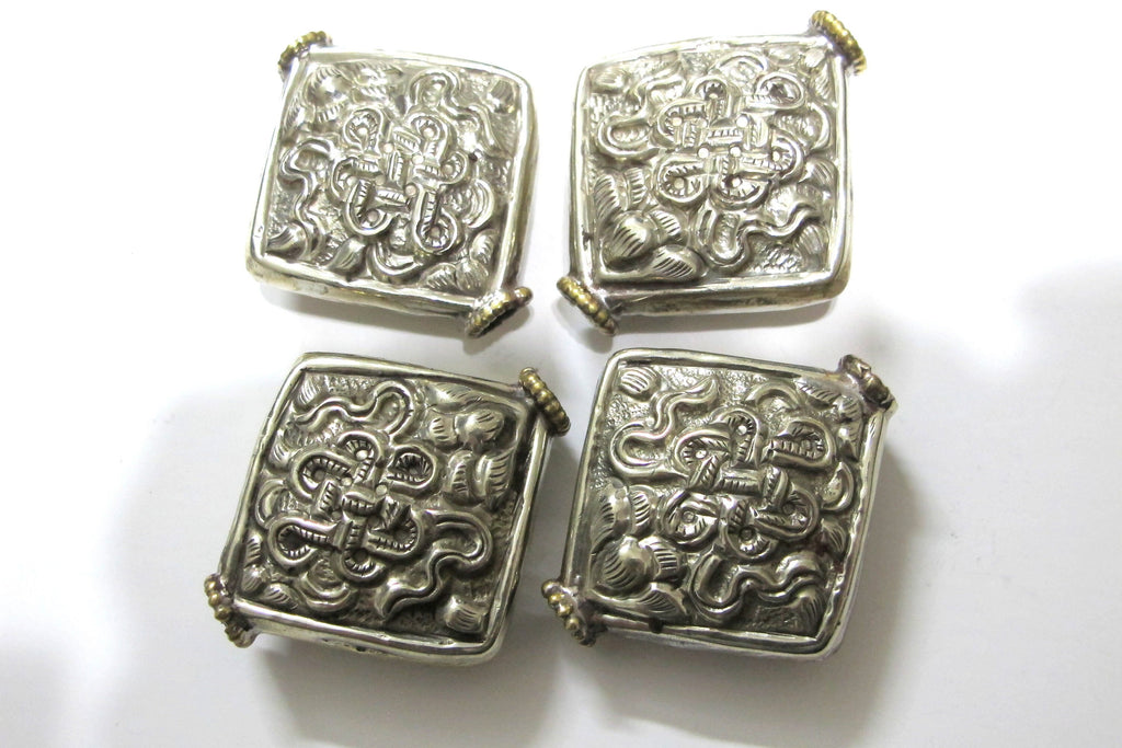 1 bead - Tibetan silver bead antiqued finish kite diamond shape filigree Nepal bead Tibetan bead endless knot bead - BD095
