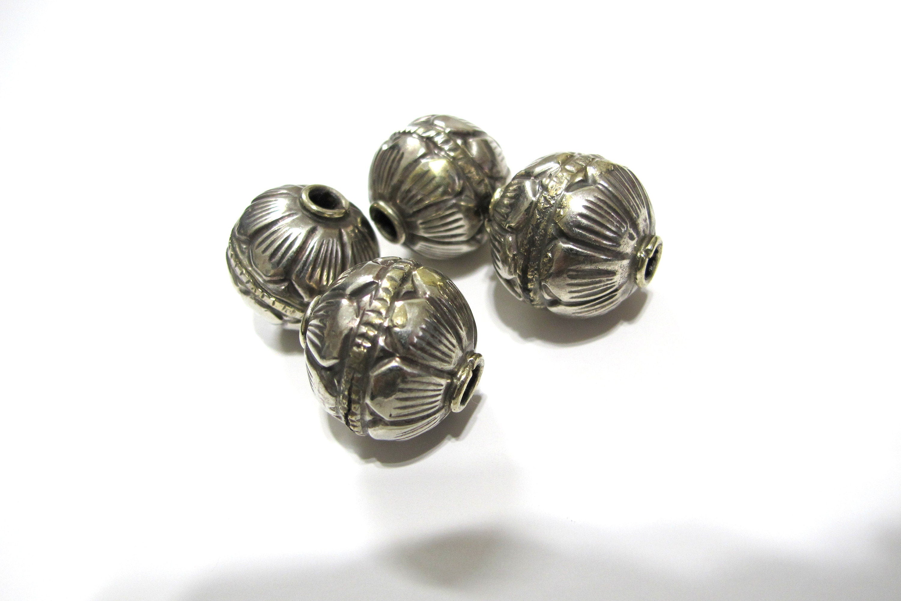 1 BEAD - Large Size 19 -20 mm Tibetan silver repousse floral design oval rondele shape beads Nepal beads Tibetan beads lotus beads BD313