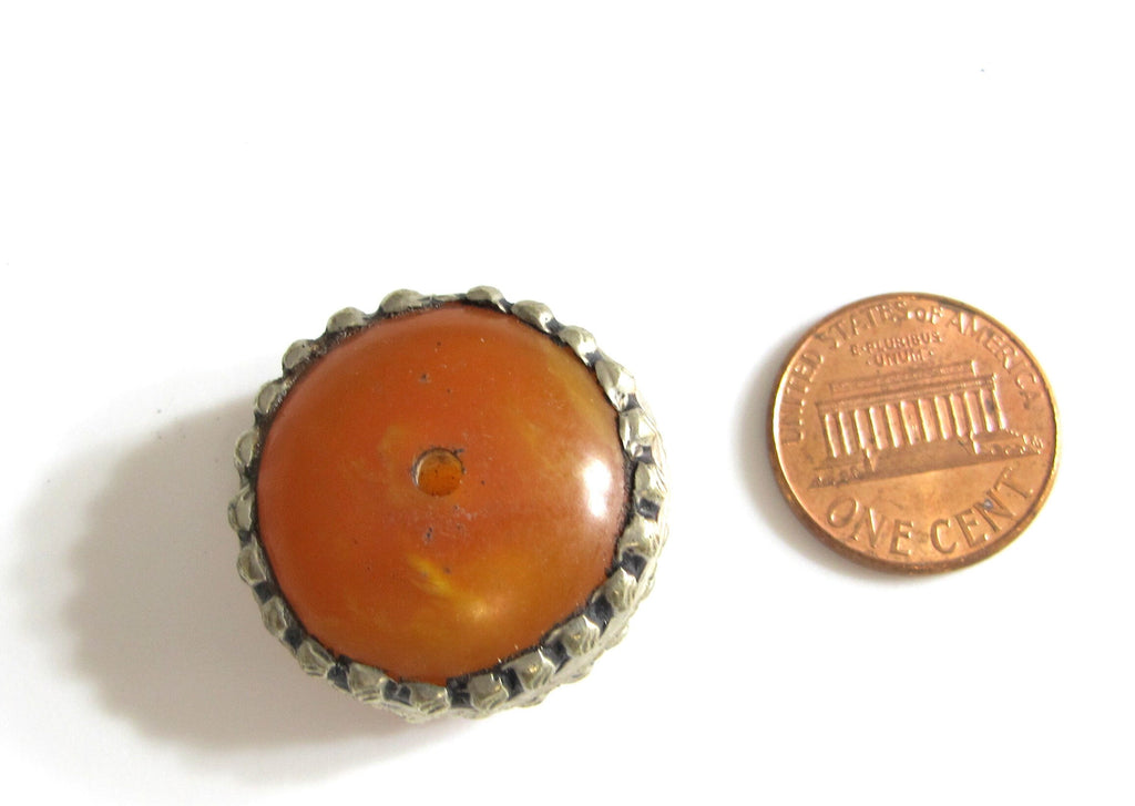 1 BEAD - Tibetan bead copal bead Beautiful large disc wheel shape tibetan silver encased honey copal resin focal pendant bead - BD168
