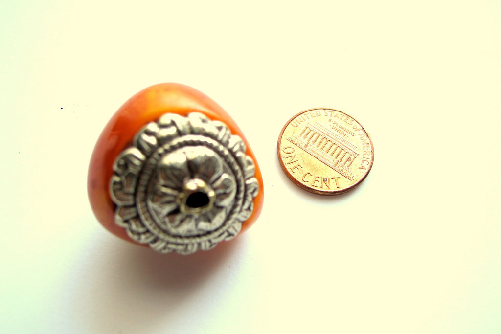1 BEAD - Large copal resin tibetan silver floral design capped bead from Nepal - BD436