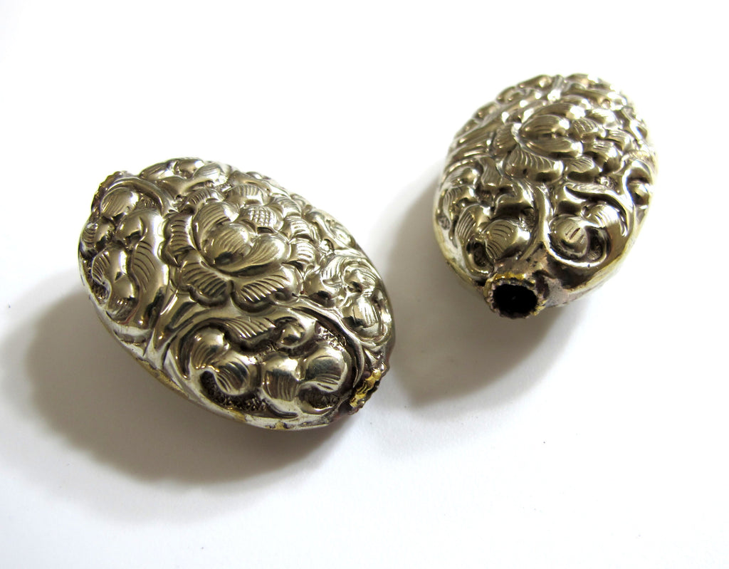 1 Bead - Lotus beads Ethnic tibetan silver bead Nepal bead Large Tibetan silver repousse lotus floral design focal bead- BD460