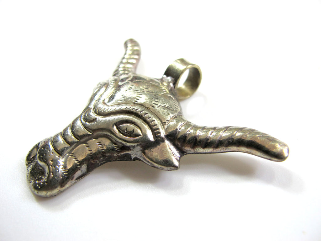 1 Pendant - Nepal pendants Tibetan silver color cattle skull head horn pendant - PM618