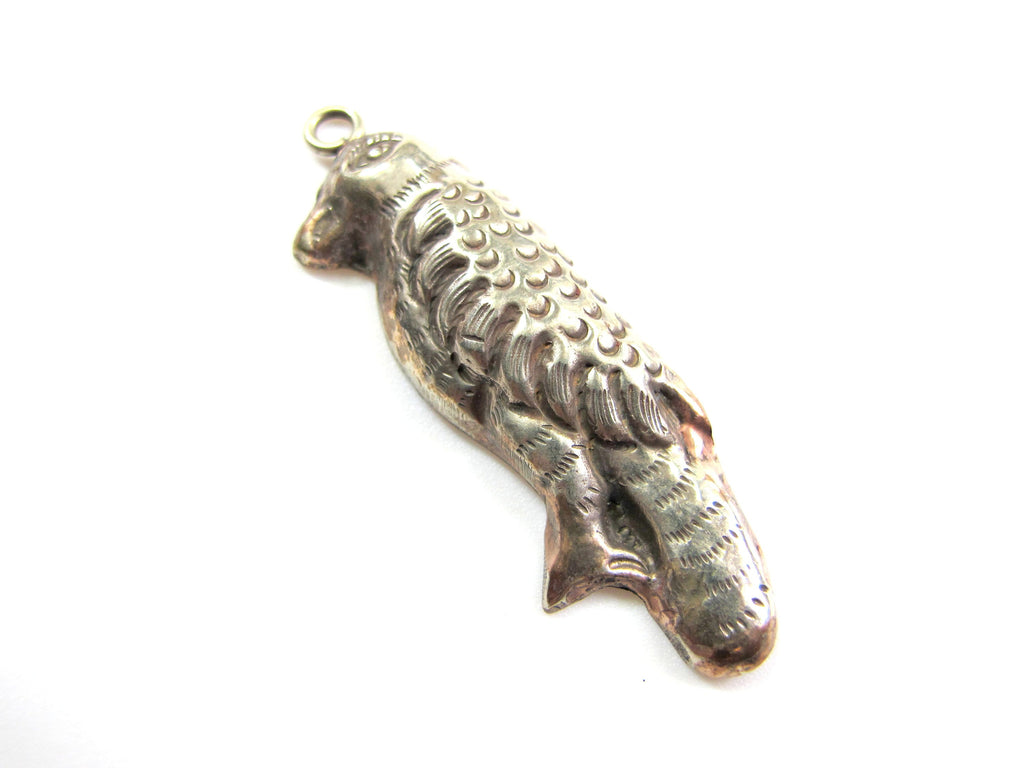 2 pieces 1 pair - Ethnic Tibetan antiqued silver finish lightweight bird shape charm pendants - PM621A