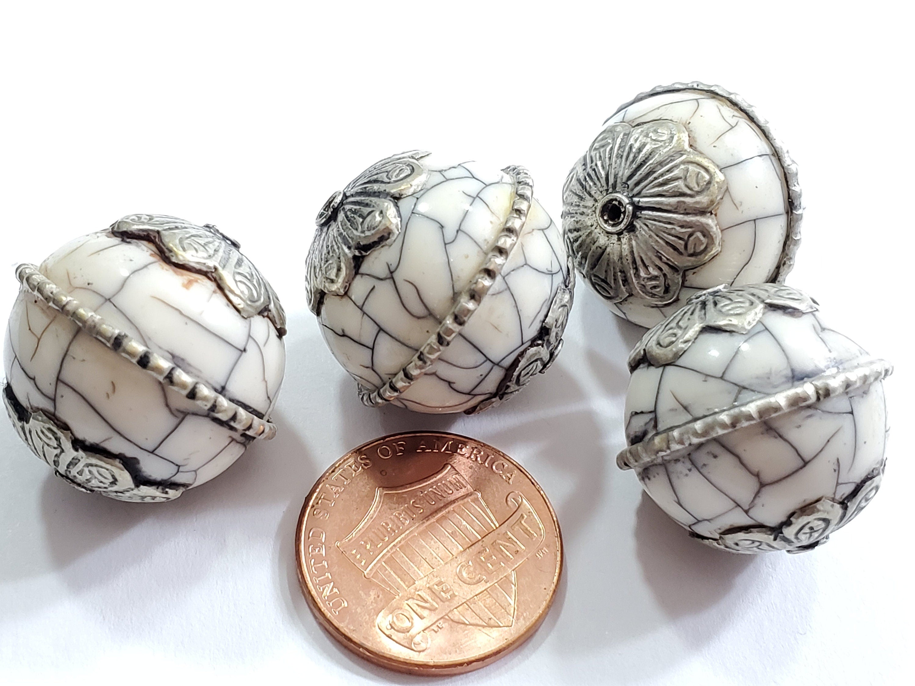 1 Bead - Tibetan bead white cream color crackle resin silver color capped floral design bead Nepal beads Tibetan beads - BD189