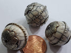 1 Bead - Tibetan bead white cream color crackle resin silver color capped floral design bead Nepal beads Tibetan beads - BD189