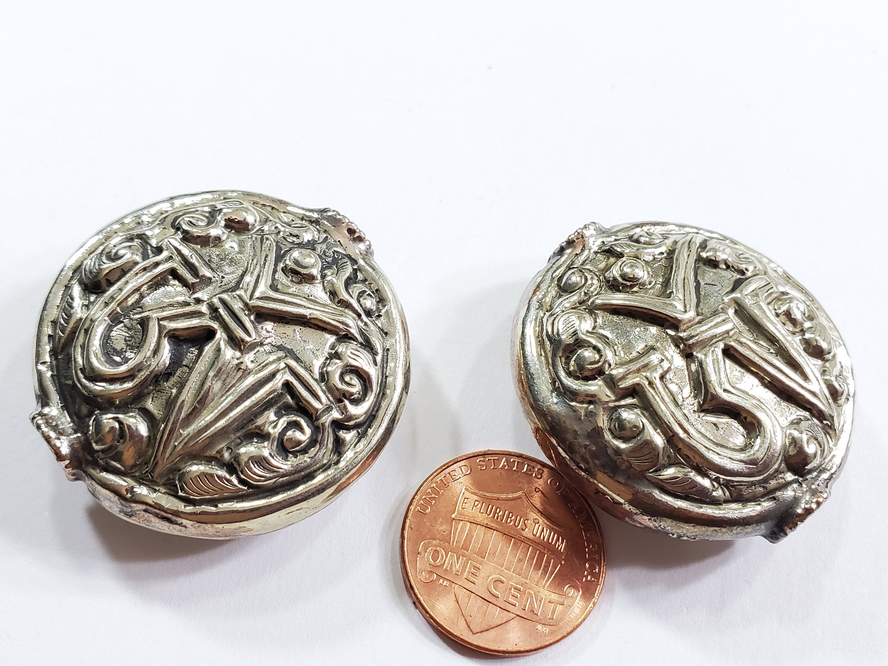 1 Bead - Large size Tibetan silver OM inscribed floral repousse beads round disc shape om aum mantra yoga meditation bead supply - BD140A
