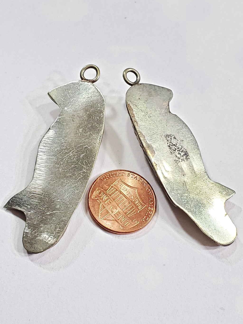 2 pieces 1 pair - Ethnic Tibetan antiqued silver finish lightweight bird shape charm pendants - PM621A