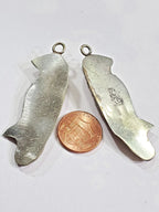 2 pieces 1 pair - Ethnic Tibetan antiqued silver finish lightweight bird shape charm pendants - PM621A