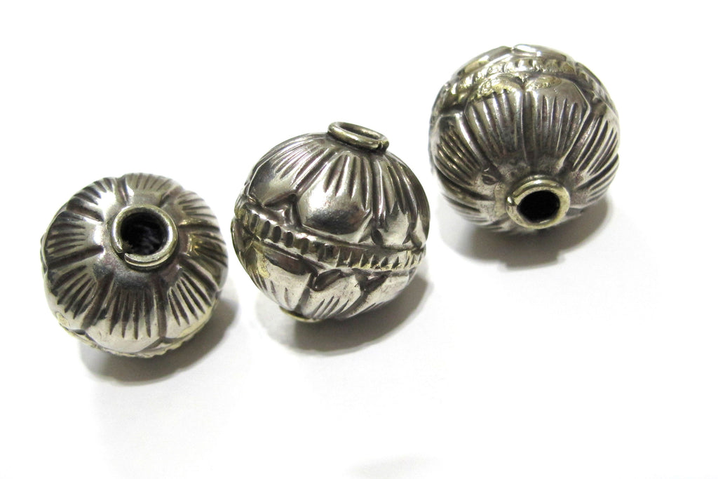 1 BEAD - Large Size 19 -20 mm Tibetan silver repousse floral design oval rondele shape beads Nepal beads Tibetan beads lotus beads BD313