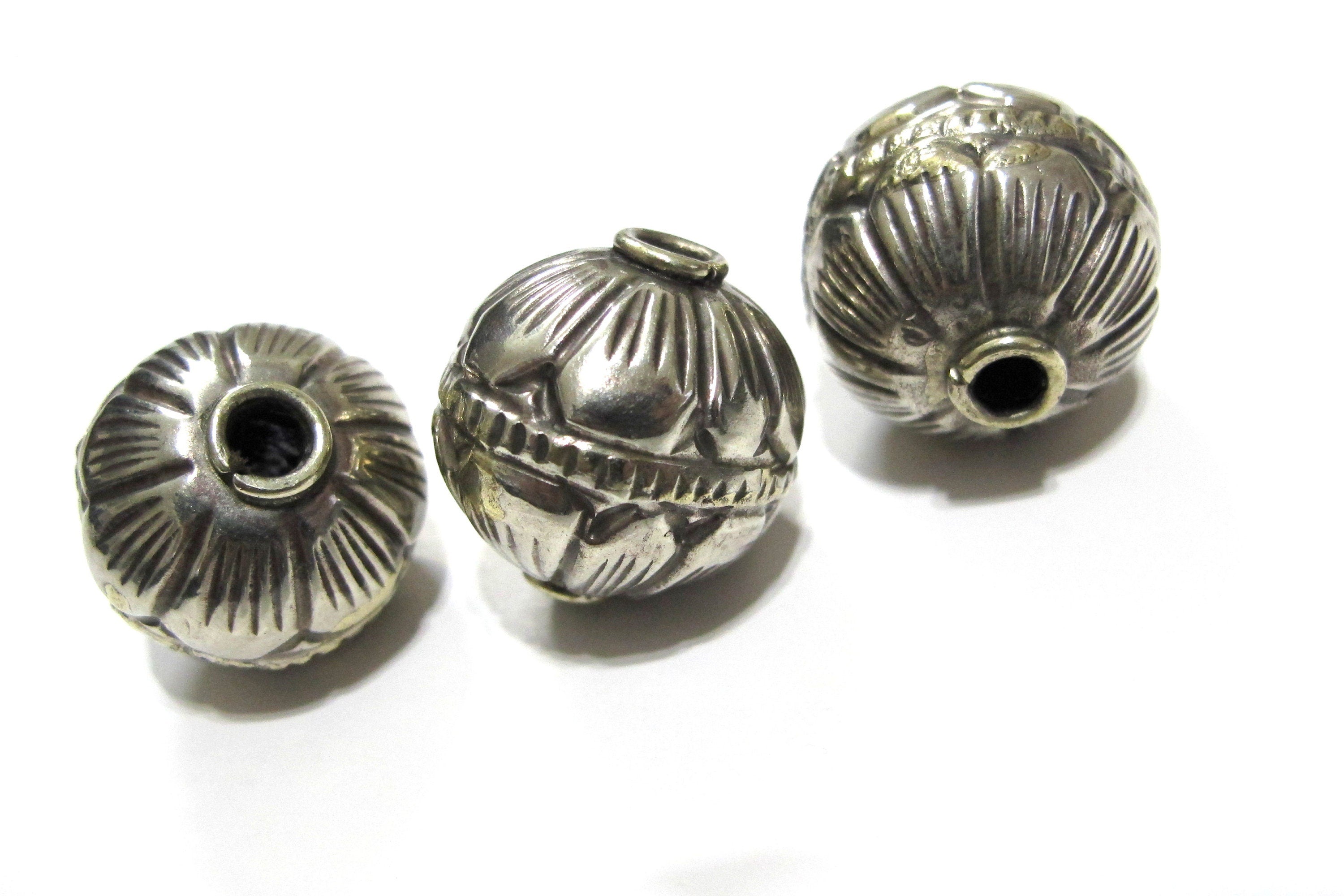 1 BEAD - Large Size 19 -20 mm Tibetan silver repousse floral design oval rondele shape beads Nepal beads Tibetan beads lotus beads BD313