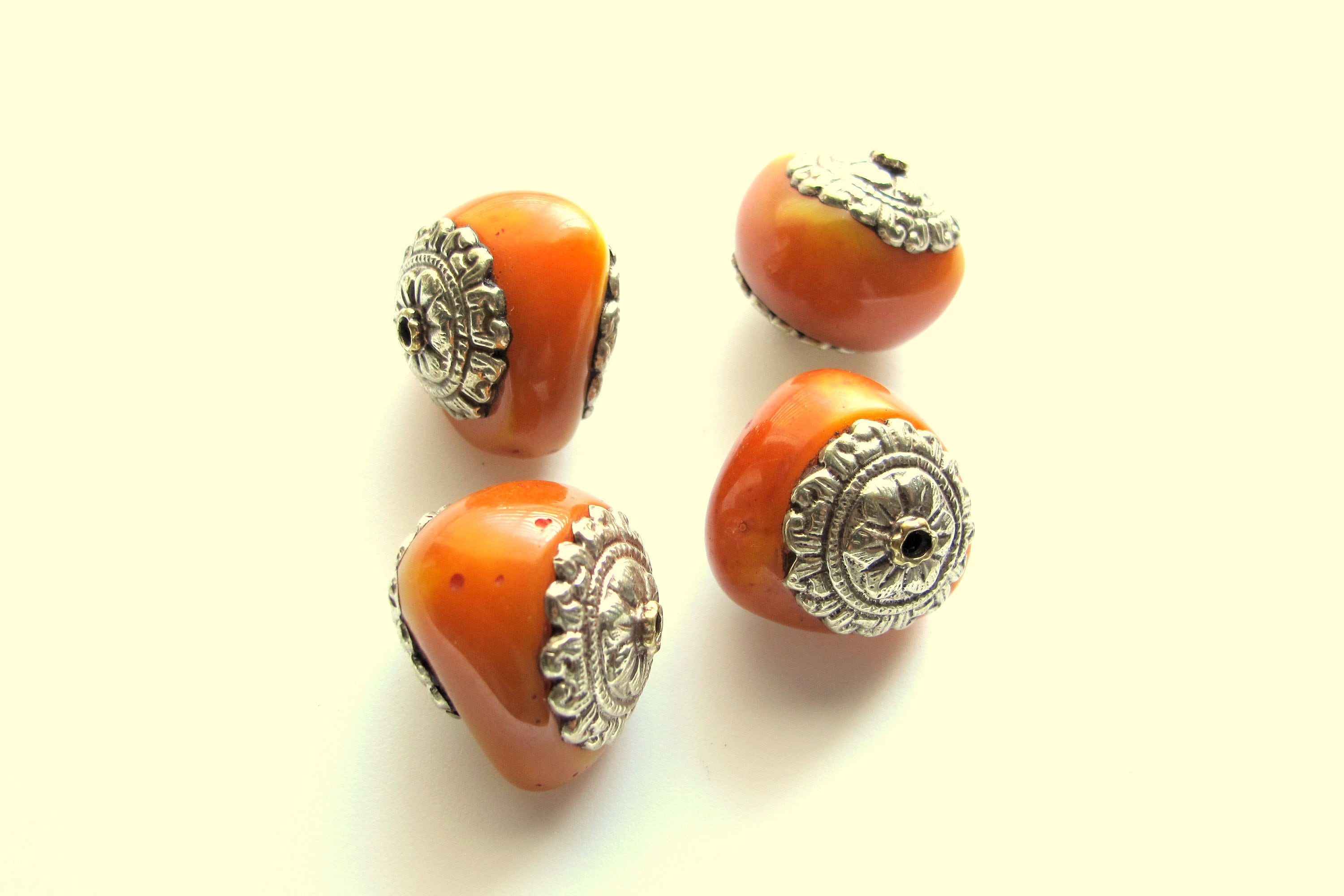 1 BEAD - Large copal resin tibetan silver floral design capped bead from Nepal - BD436