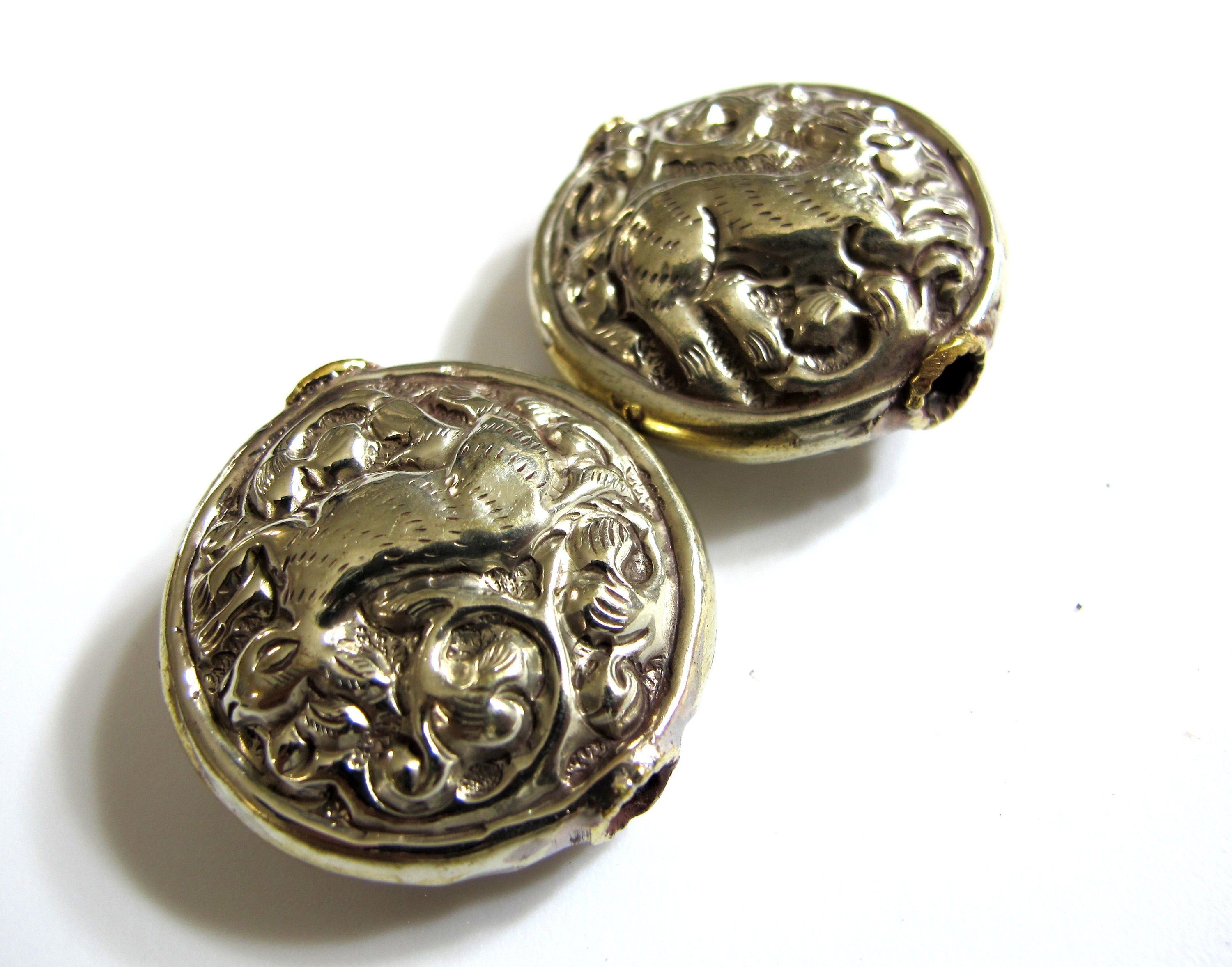 1 Bead - Large size Tibetan antiqued silver color finish repousse rabbit design focal bead - BD448