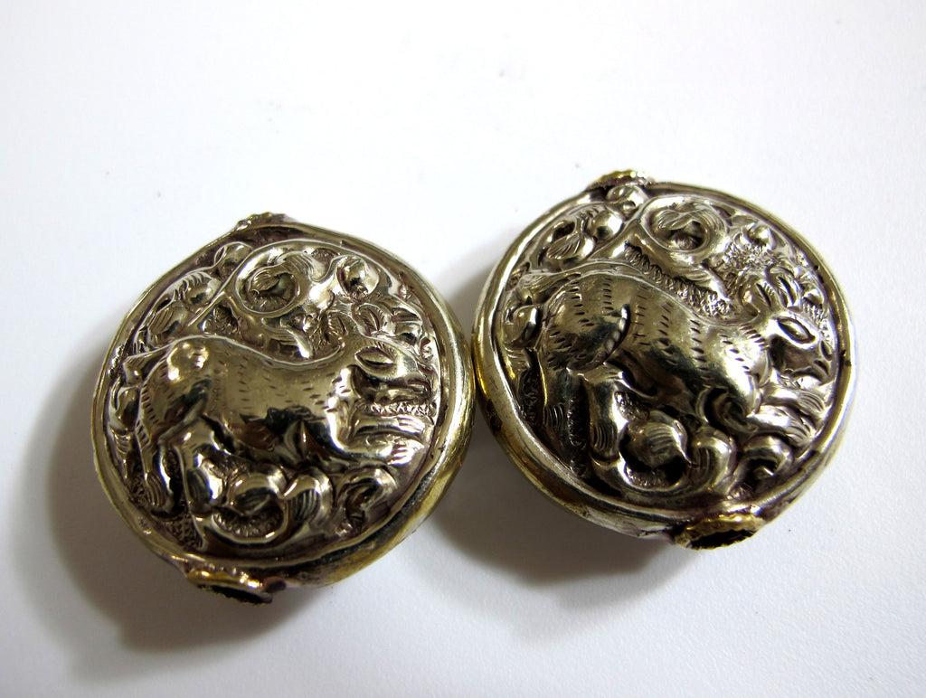 1 Bead - Large size Tibetan antiqued silver color finish repousse rabbit design focal bead - BD448