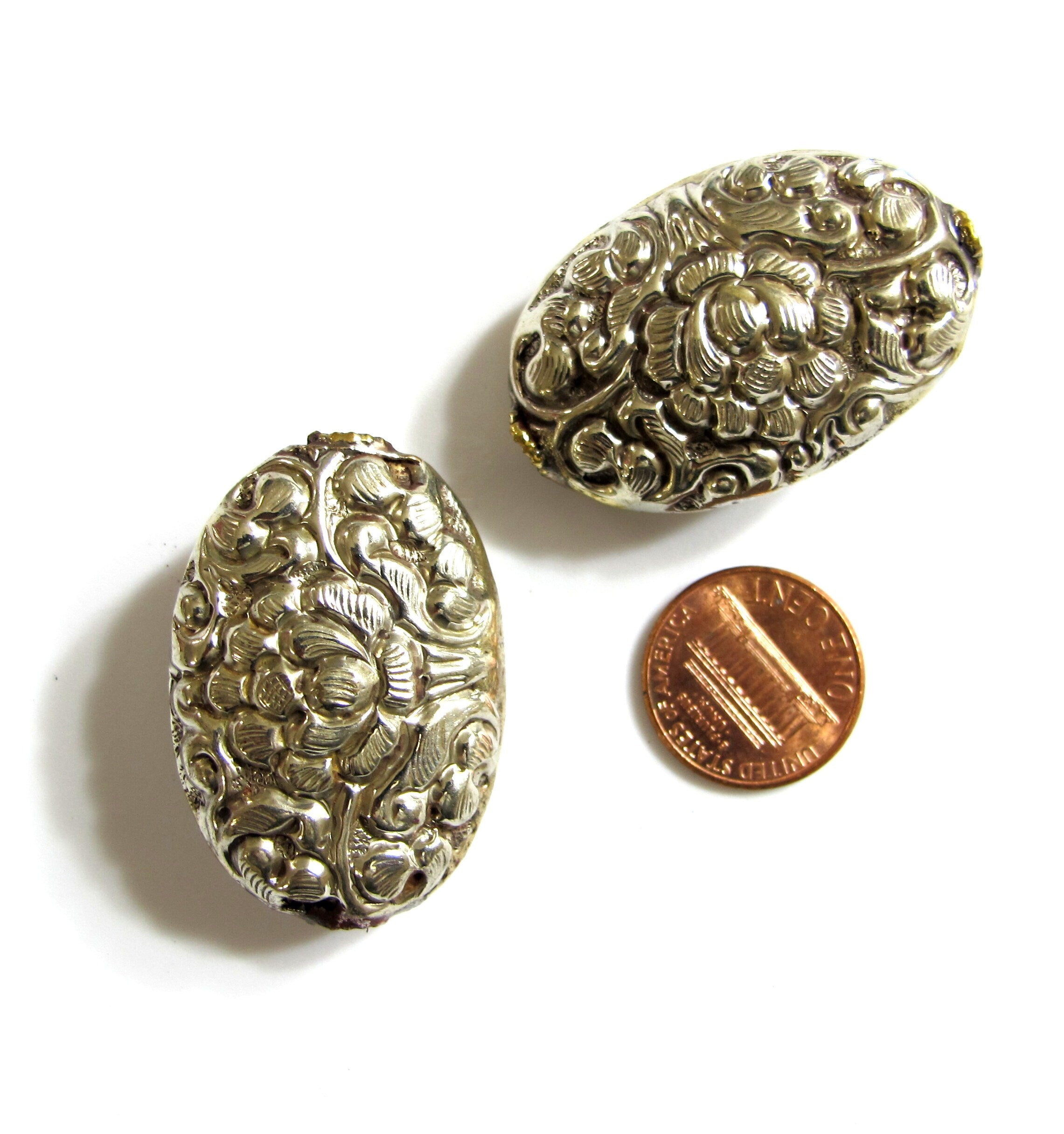 1 Bead - Lotus beads Ethnic tibetan silver bead Nepal bead Large Tibetan silver repousse lotus floral design focal bead- BD460