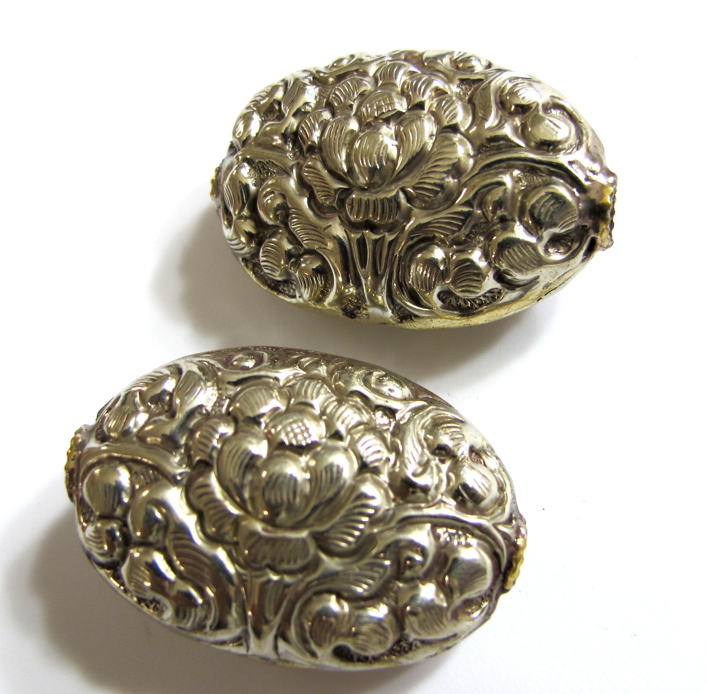 1 Bead - Lotus beads Ethnic tibetan silver bead Nepal bead Large Tibetan silver repousse lotus floral design focal bead- BD460