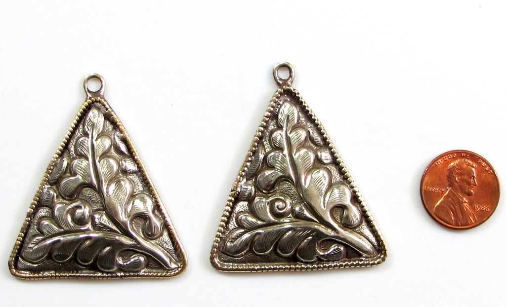 1 charm pendant - Triangle shape Tibetan antiqued silver finish floral leaf repousse Nepalese pendant light weight charm Nepal- PM705D