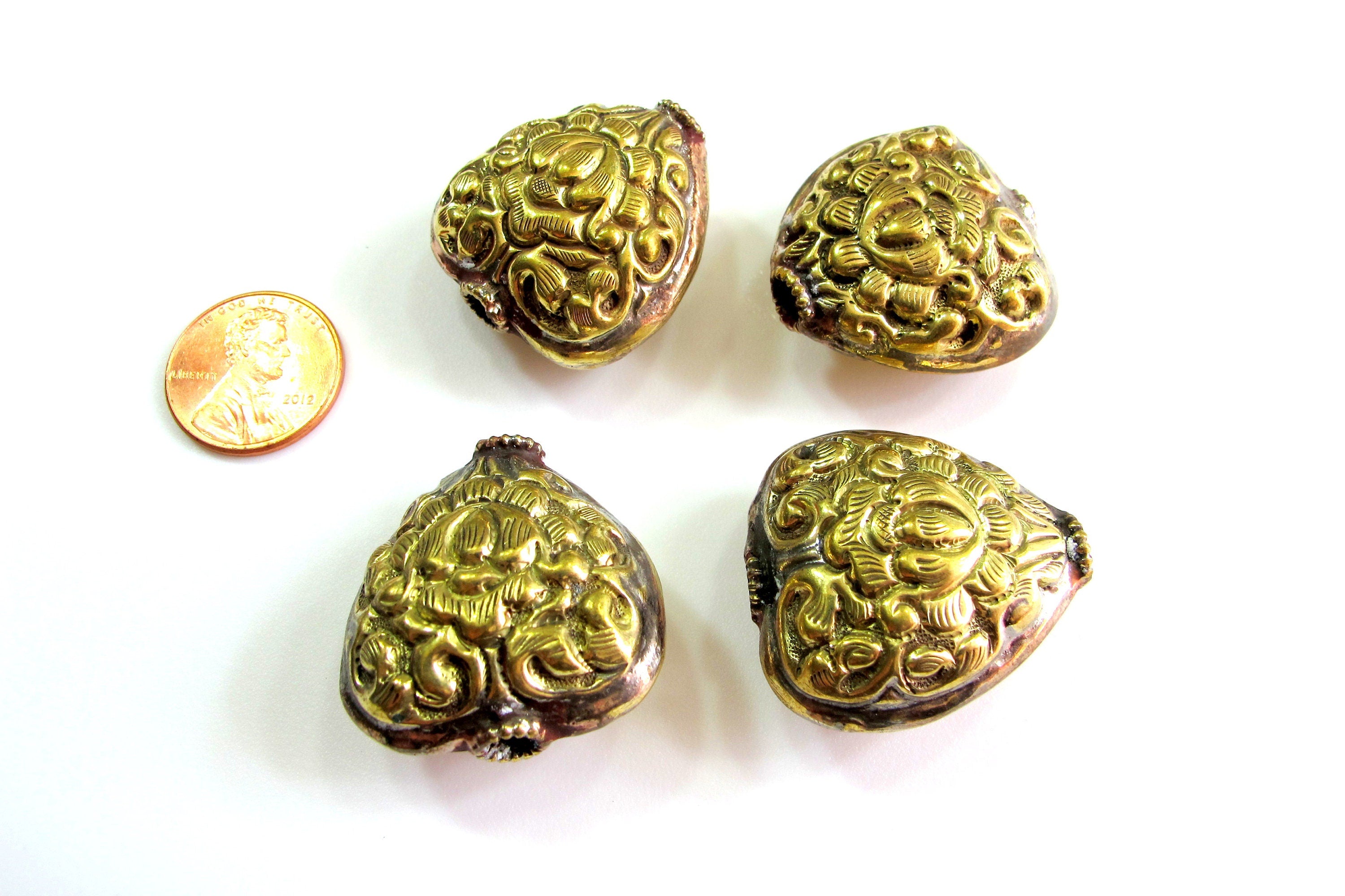 1Bead - Nepal beads Brass beads Tibetan Lotus flower repousse heart shape brass bead antiqued gold color - BD449
