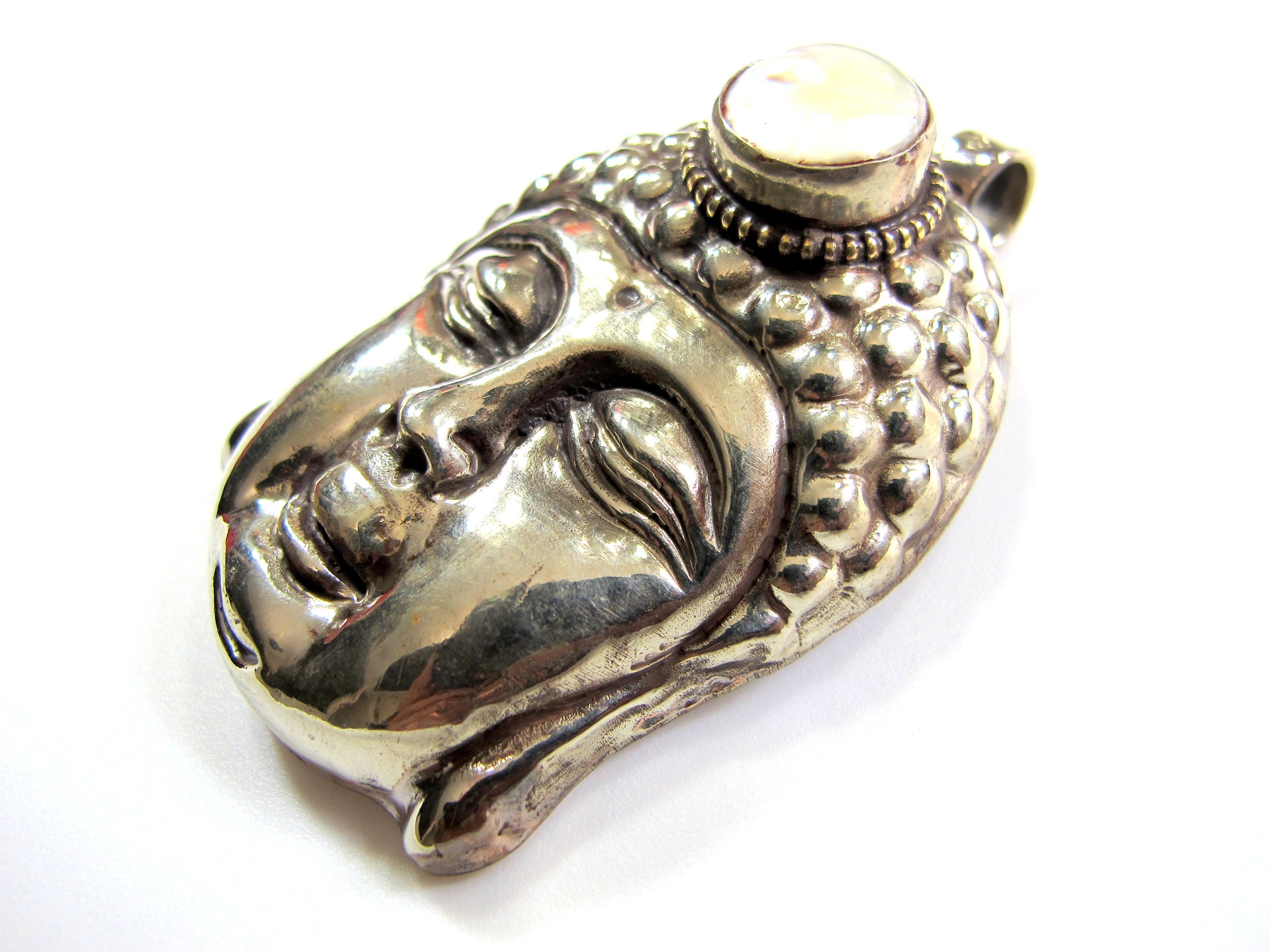 1 Pendant - Tibetan Buddha pendant antiqued silver color pearl inlay with reverse side floral design Nepal - PM619