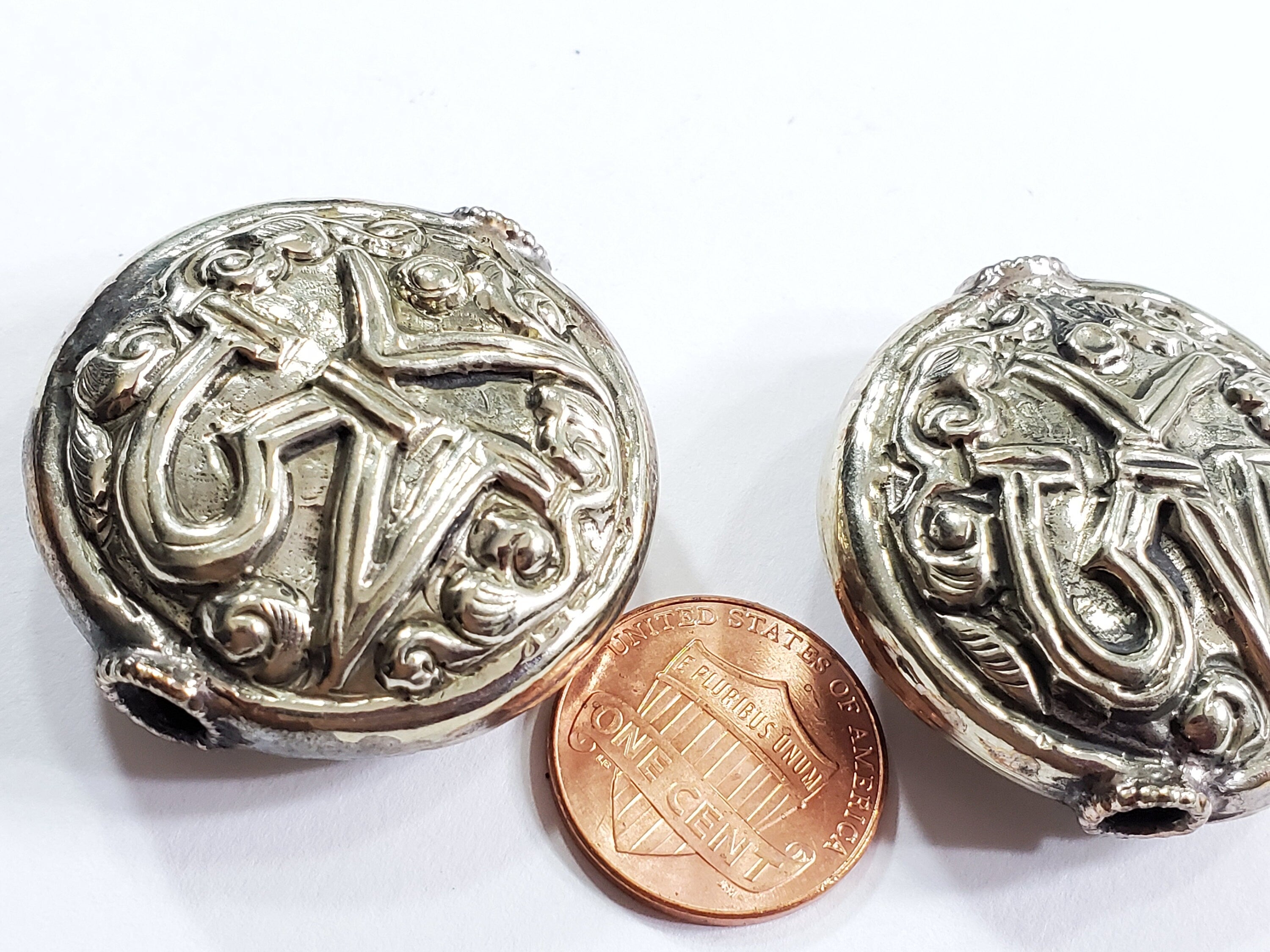 1 Bead - Large size Tibetan silver OM inscribed floral repousse beads round disc shape om aum mantra yoga meditation bead supply - BD140A