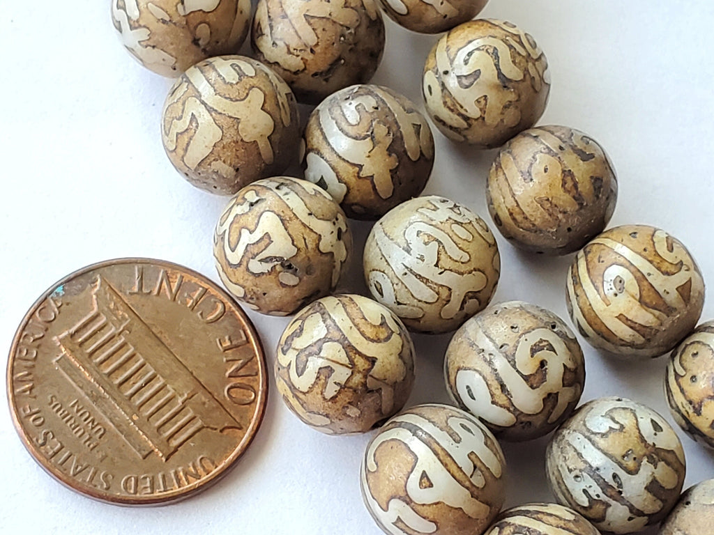 8 BEADS - 10 mm size Tibetan Om mantra etched ethnic naga conch shell beads - CH079