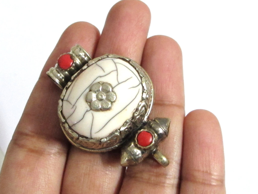 Tibetan white cream color crackle resin double bail pendant - ethnic Nepal Tibetan dragon phoenix carving jewelry making supplies - PM395D