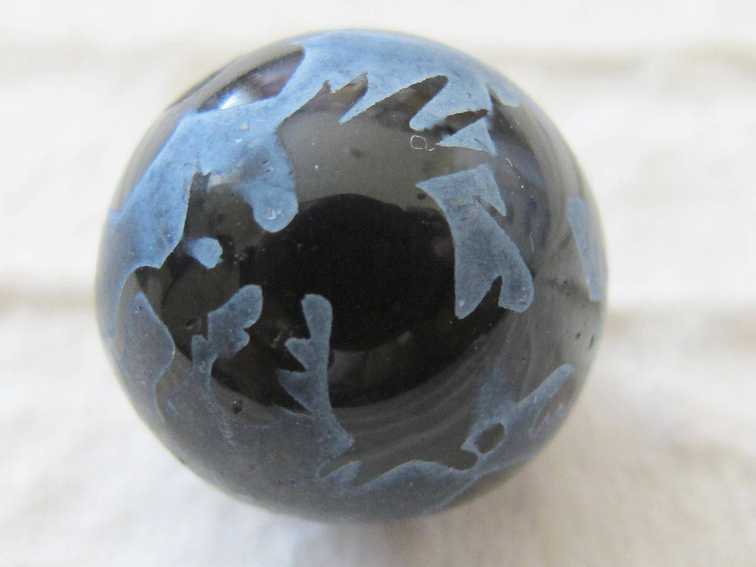 1 Bead - 20 mm Black onyx etched Tibetan dragon bead - 1 bead - BD117