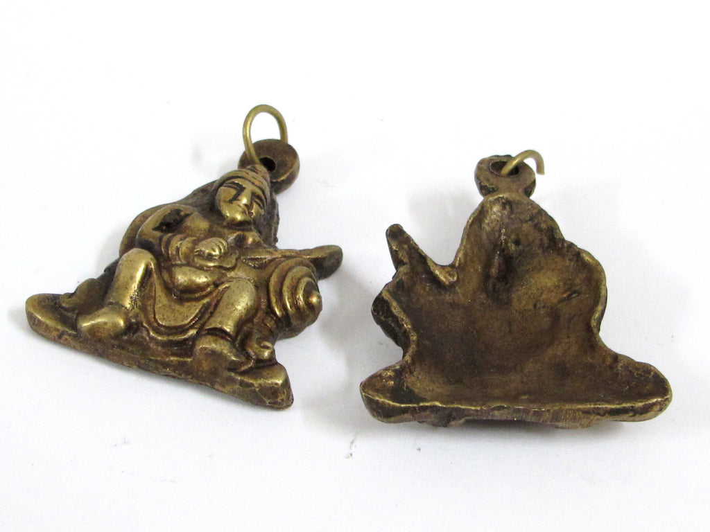 1 Pendant - Tibetan brass warrior knight sword fighter pendant from Nepal antiqued finish - CP143