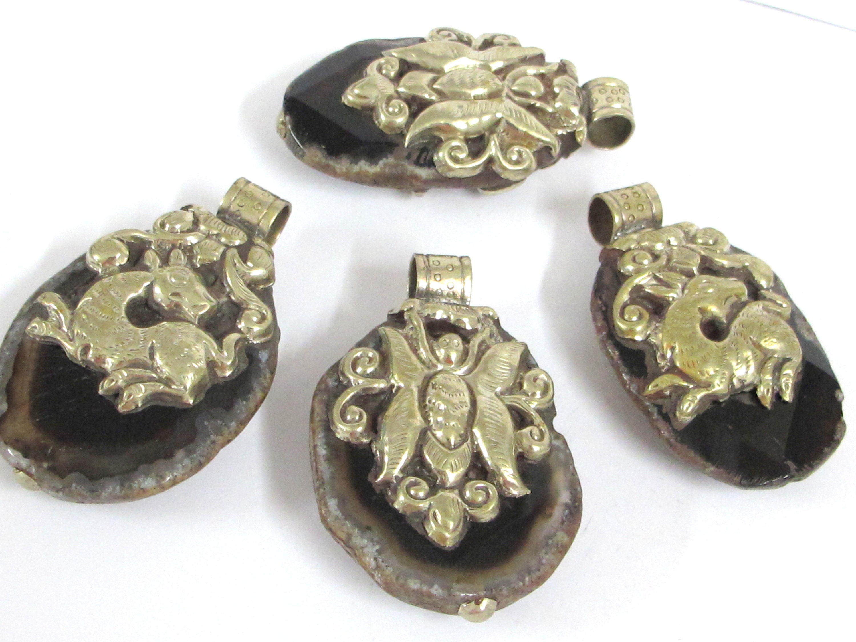 Beautiful Tibetan earthy agate gemstone pendant with deer butterfly reversible design - PM206D