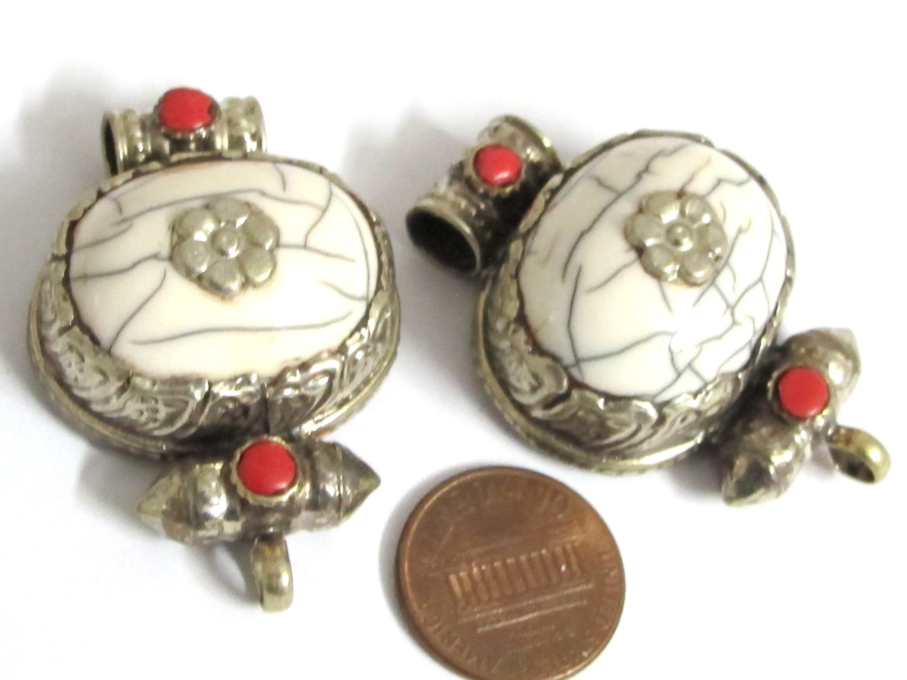 Tibetan white cream color crackle resin double bail pendant - ethnic Nepal Tibetan dragon phoenix carving jewelry making supplies - PM395D