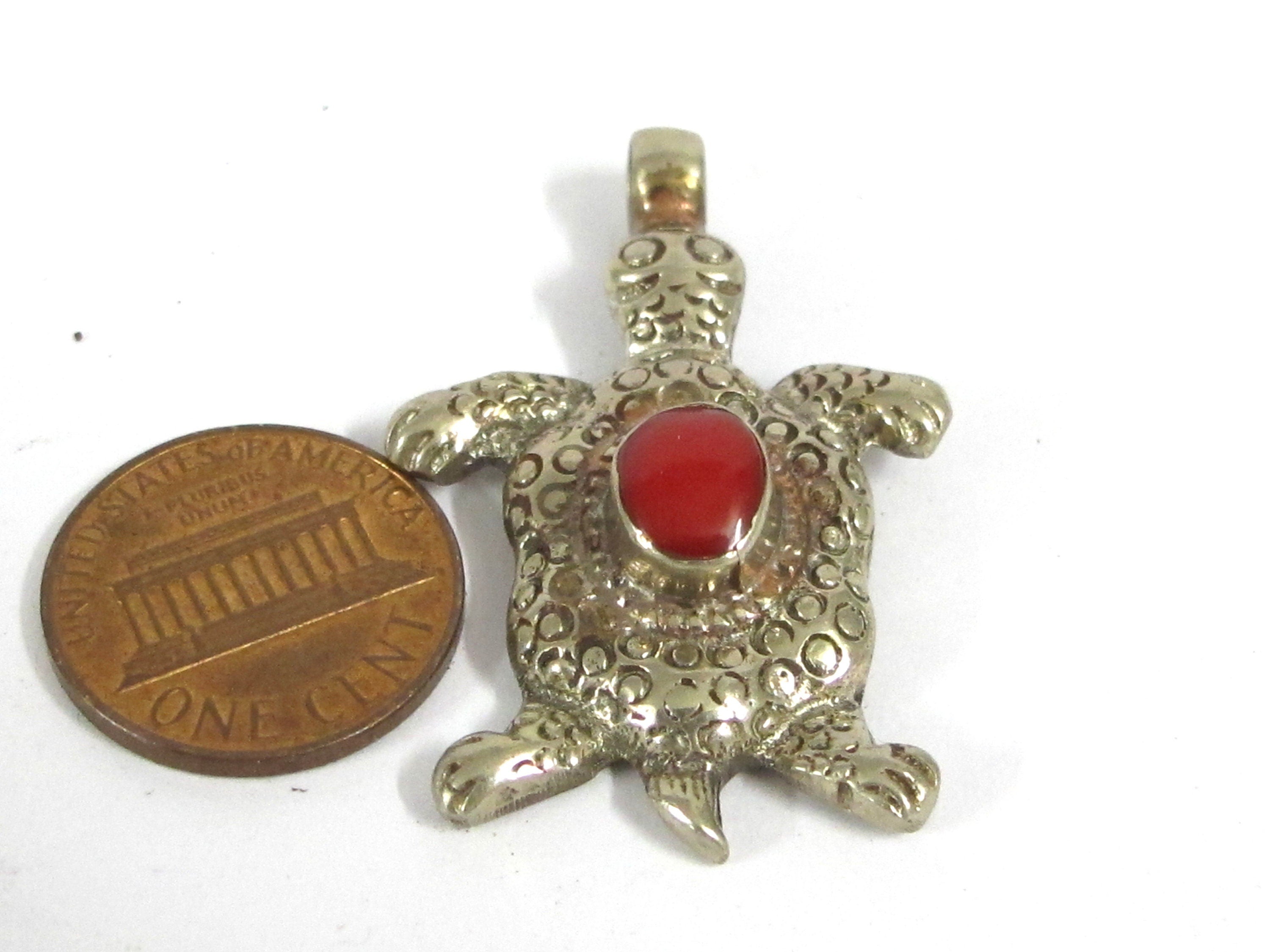 Tibetan silver turtle pendant with inlay and skin design carving on reverse side - PM623B
