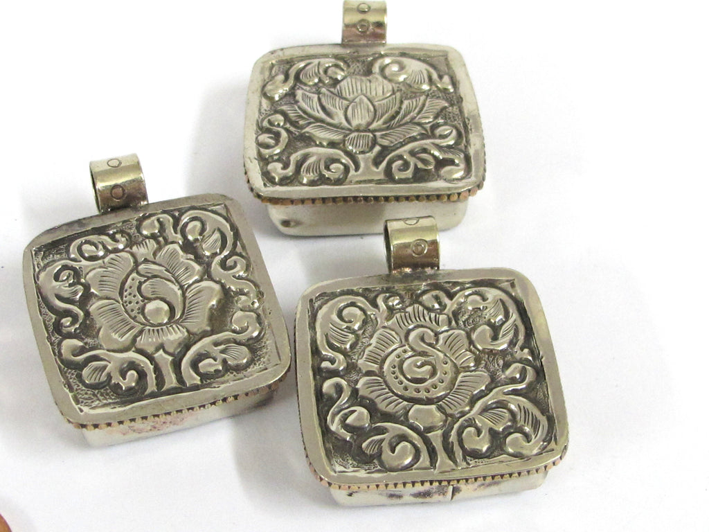 1 Tibetan Om pendant - Ethnic Tibetan Nepal cream color Om pendant with turquoise inlay upcyled cattle bone pendant - PB016A