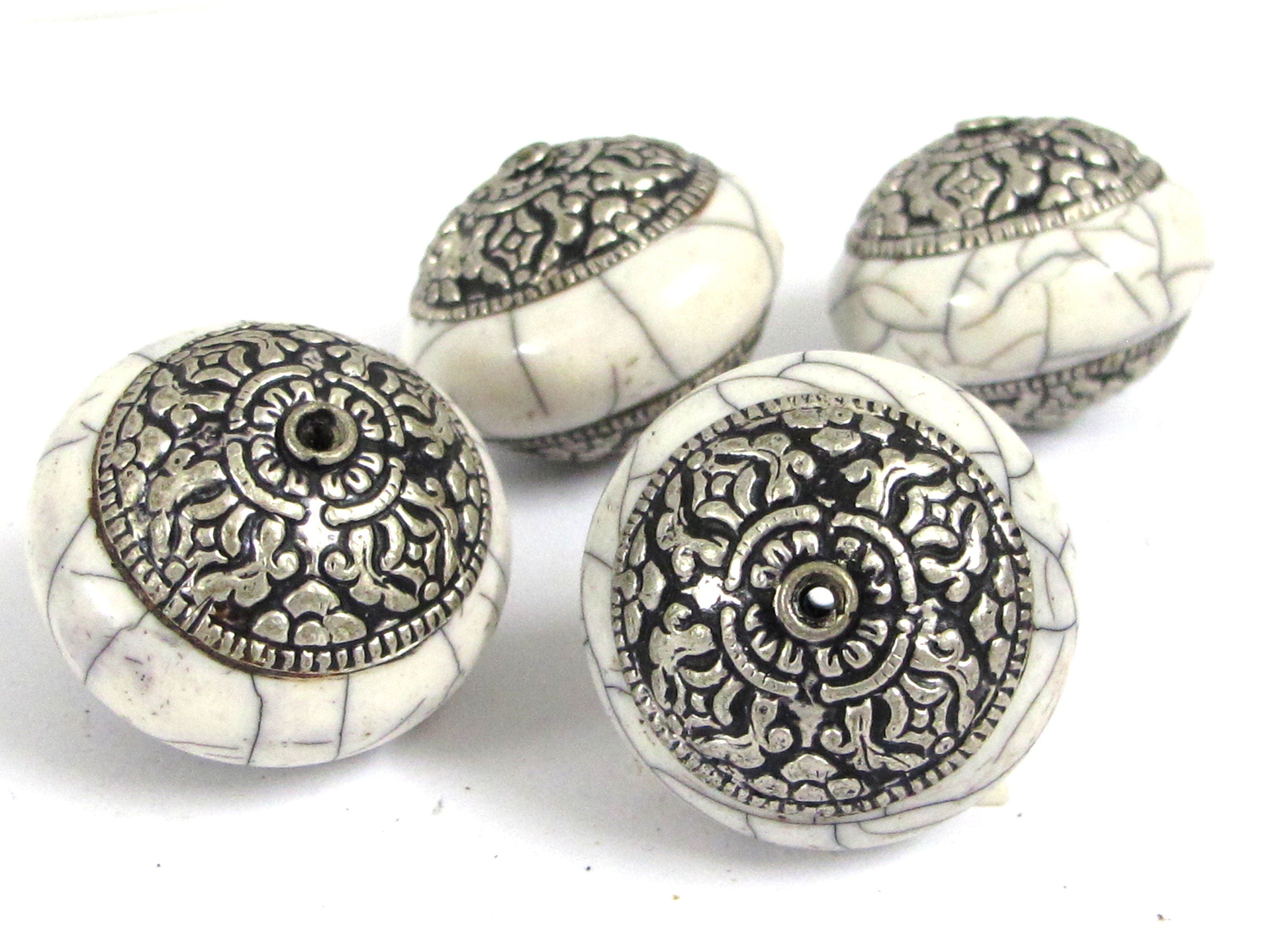 1 Bead -Large Tibetan white crackle resin capped bead with tibetan double dorje vajra symbol - BD977B