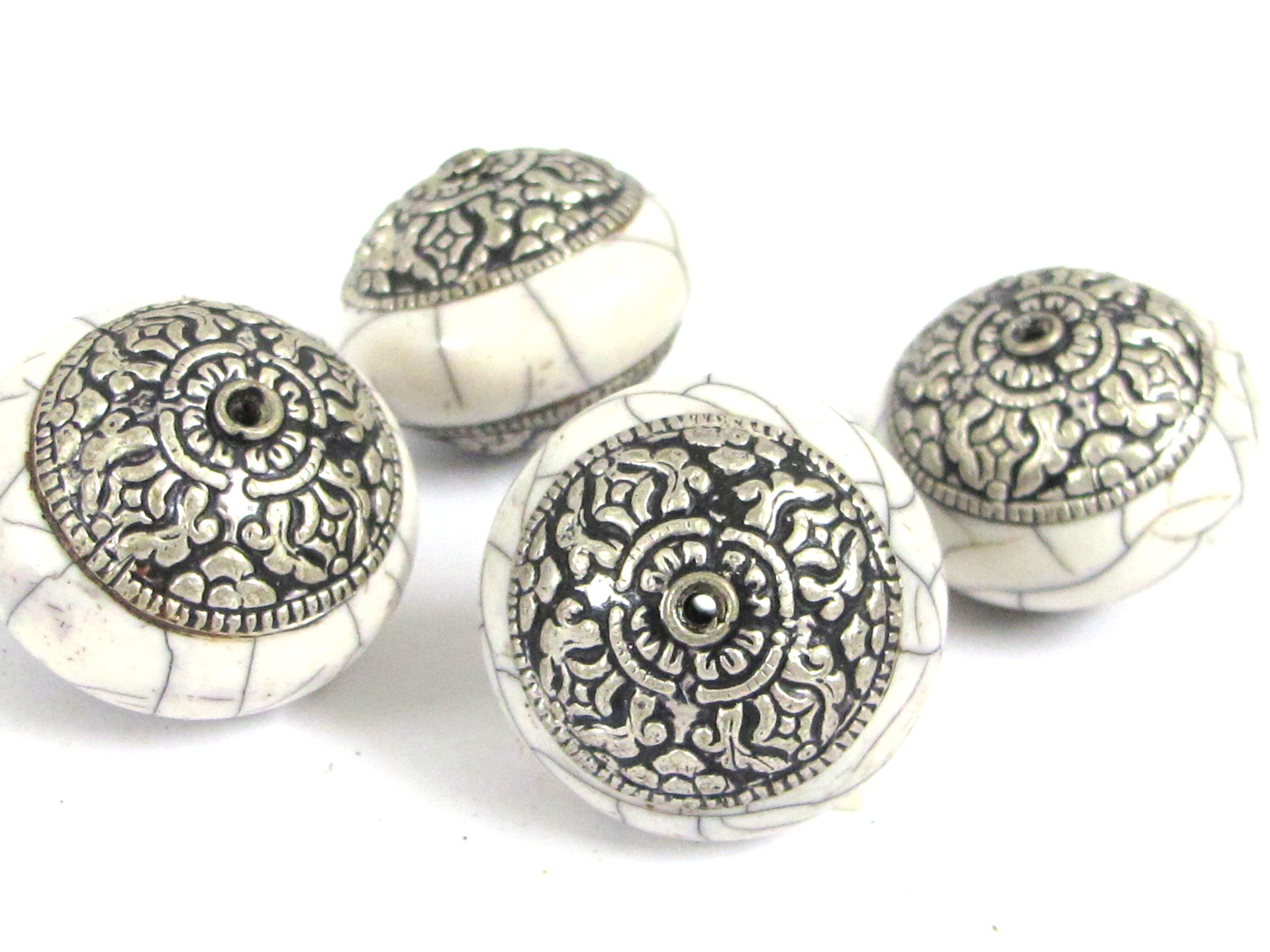 1 Bead -Large Tibetan white crackle resin capped bead with tibetan double dorje vajra symbol - BD977B