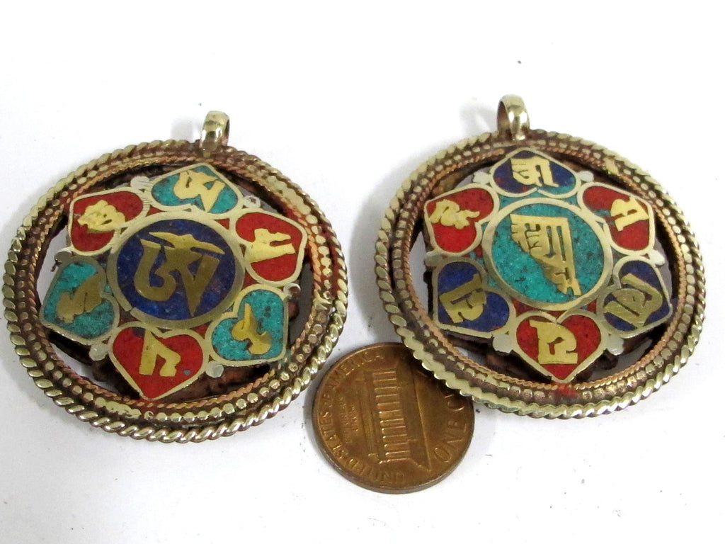 1 Pendant - Reversible Om Kalachakra mantra Brass filigree pendant lapis turquoise inlay aum prayer pendant from Nepal - PM529G