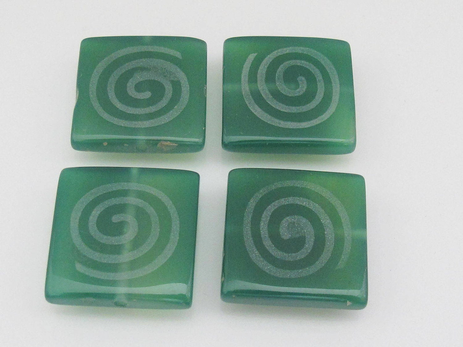 Green agate - etched Tibetan spiral swirl bead - 25 mm - 2 beads - GM016b