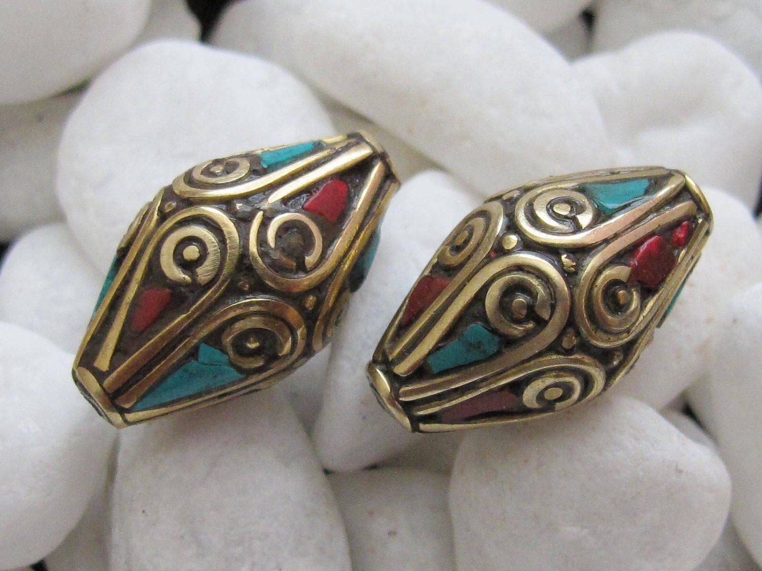 2 Beads - Beautiful bicone brass beads with turquoise coral inlay - BD025