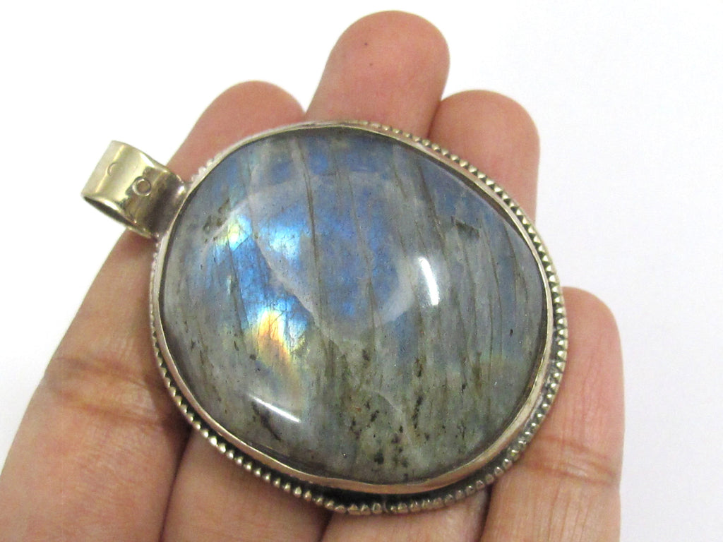 1 Pendant - Tibetan Nepal Labradorite gemstone pendant with flower carving on other side - PM599G