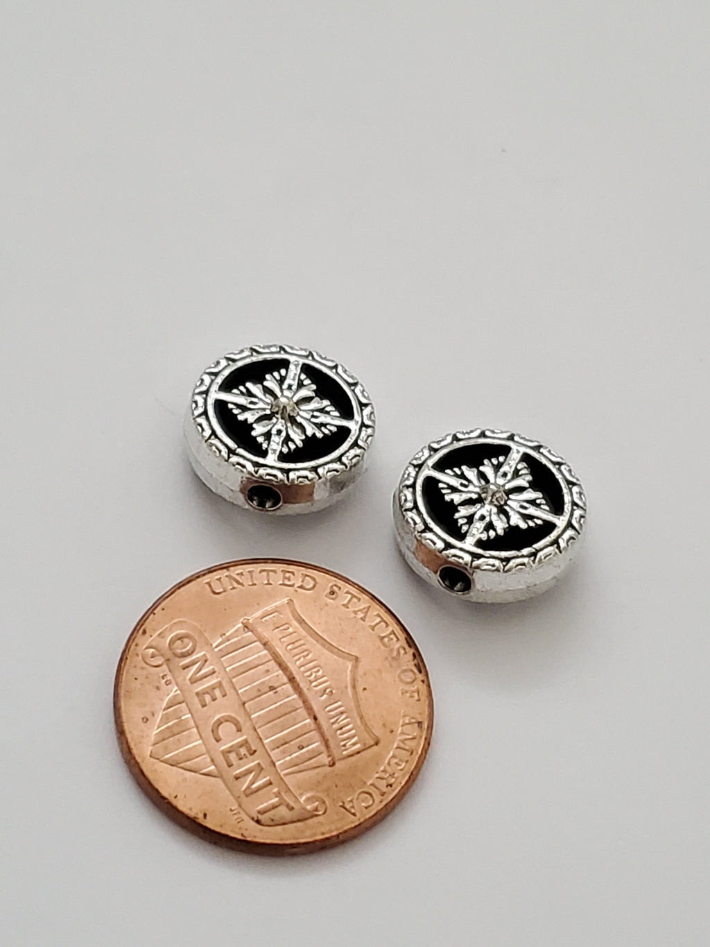 2 BEADS - Reversible floral dorje symbol silver tone plated round disc beads for mala making 12 mm - BD583K