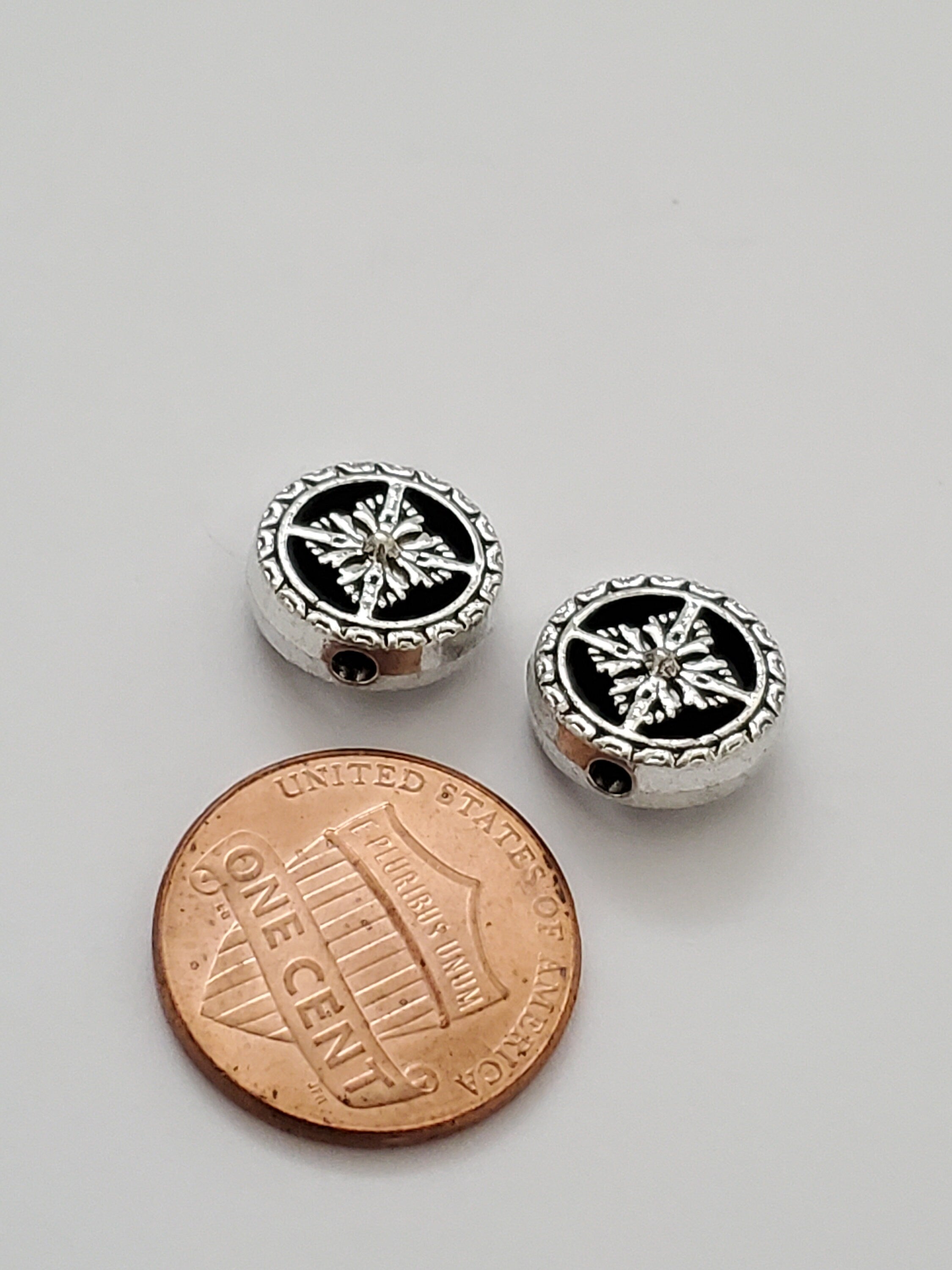 2 BEADS - Reversible floral dorje symbol silver tone plated round disc beads for mala making 12 mm - BD583K