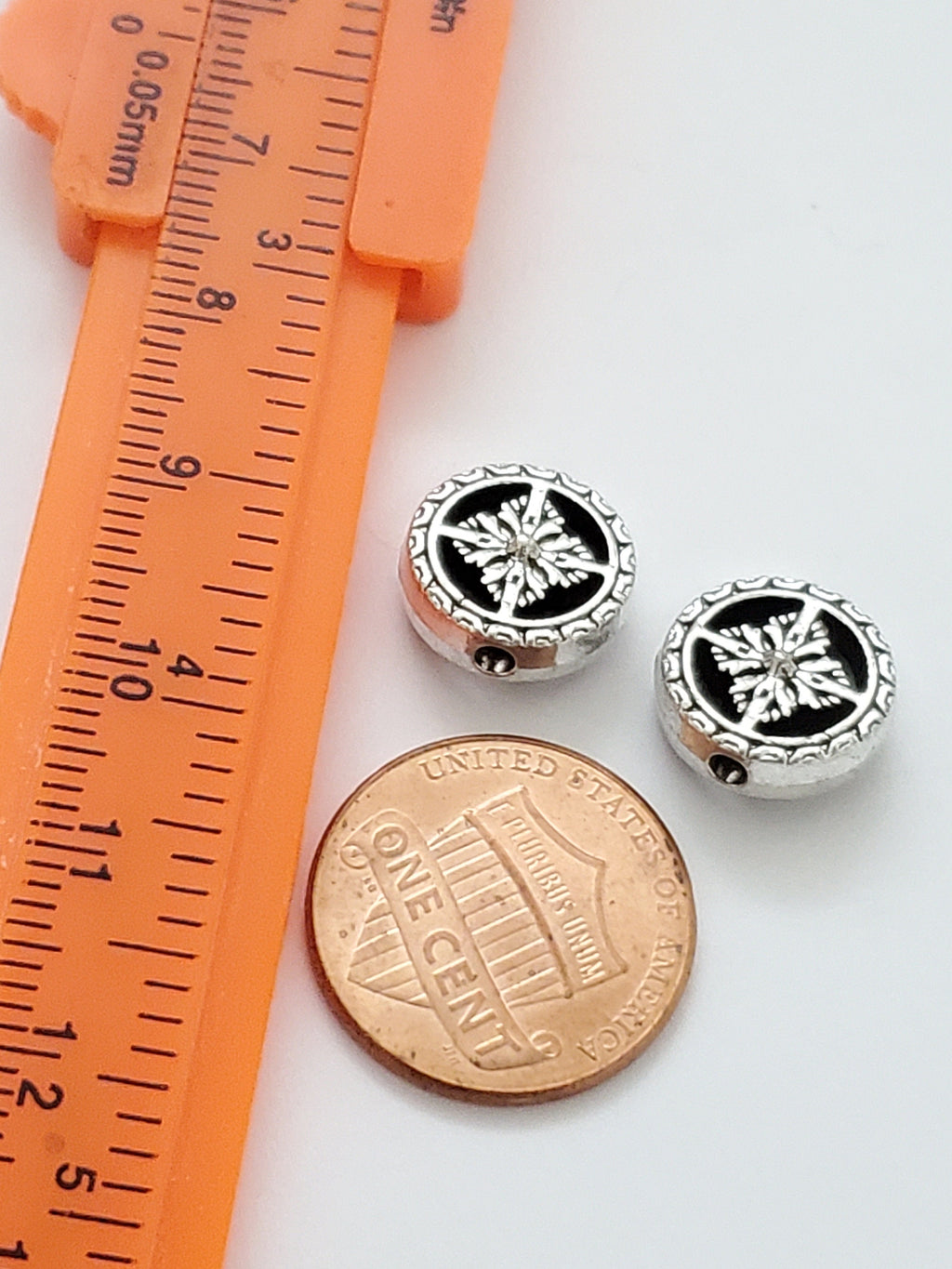 2 BEADS - Reversible floral dorje symbol silver tone plated round disc beads for mala making 12 mm - BD583K