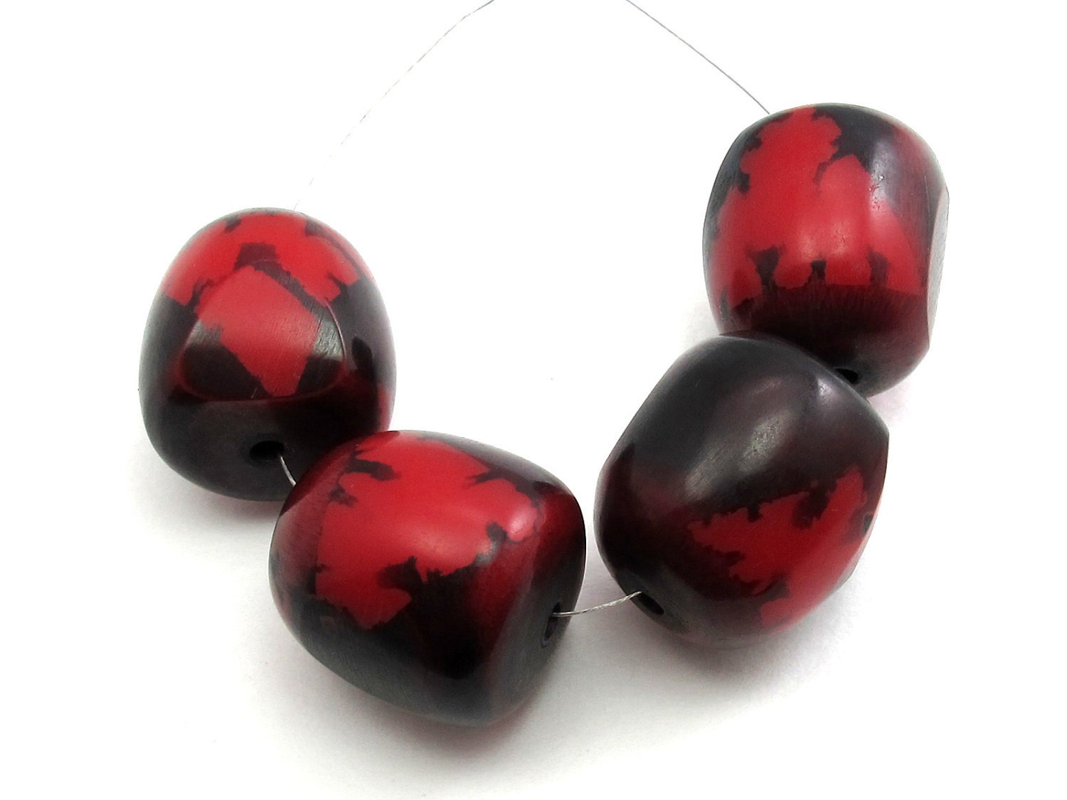 2 Beads - Red horn beads from Nepal - BD137